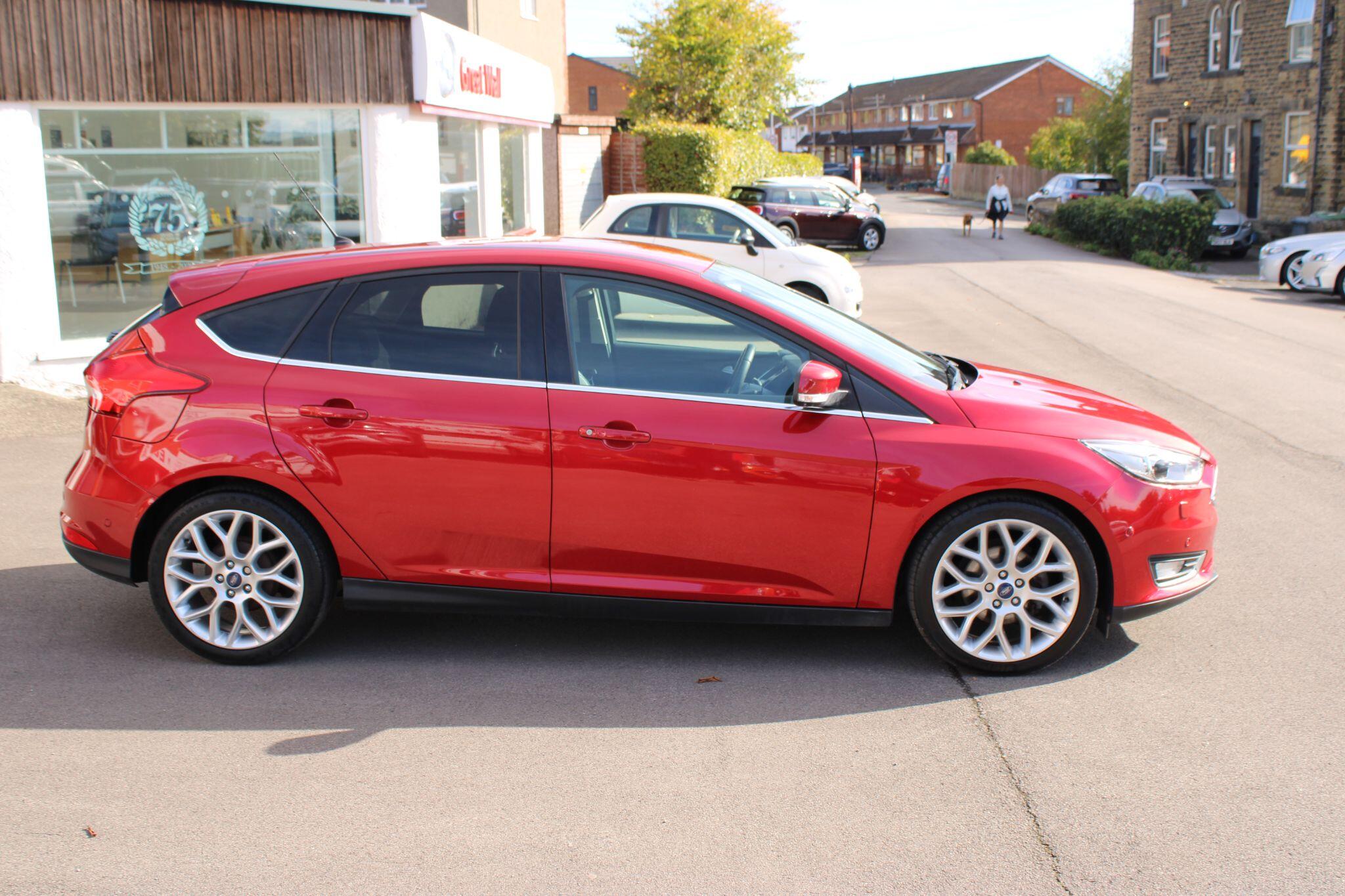 Ford Focus - Image 9