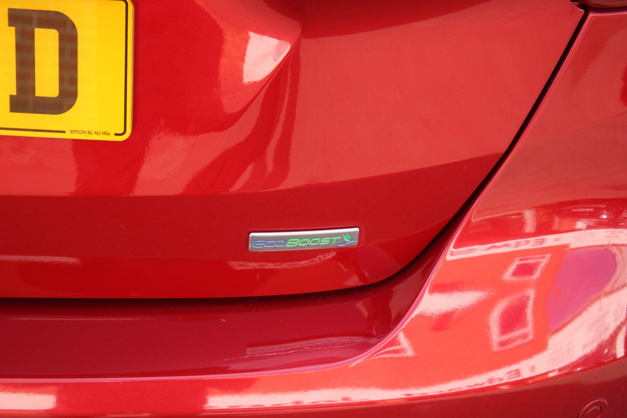 Ford Focus - Image 18