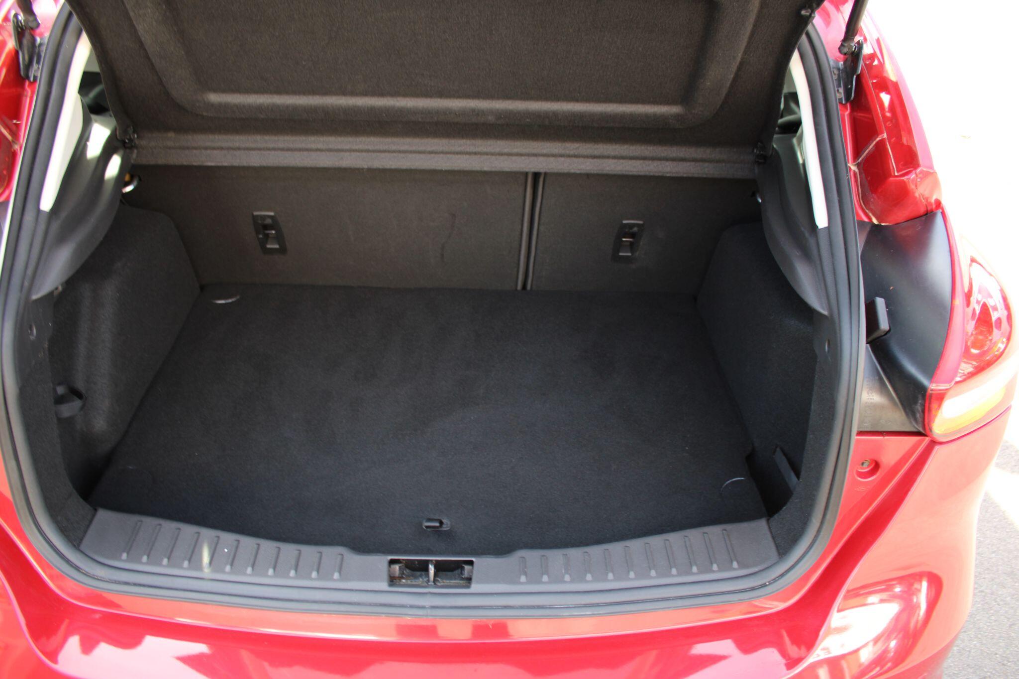 Ford Focus - Image 19