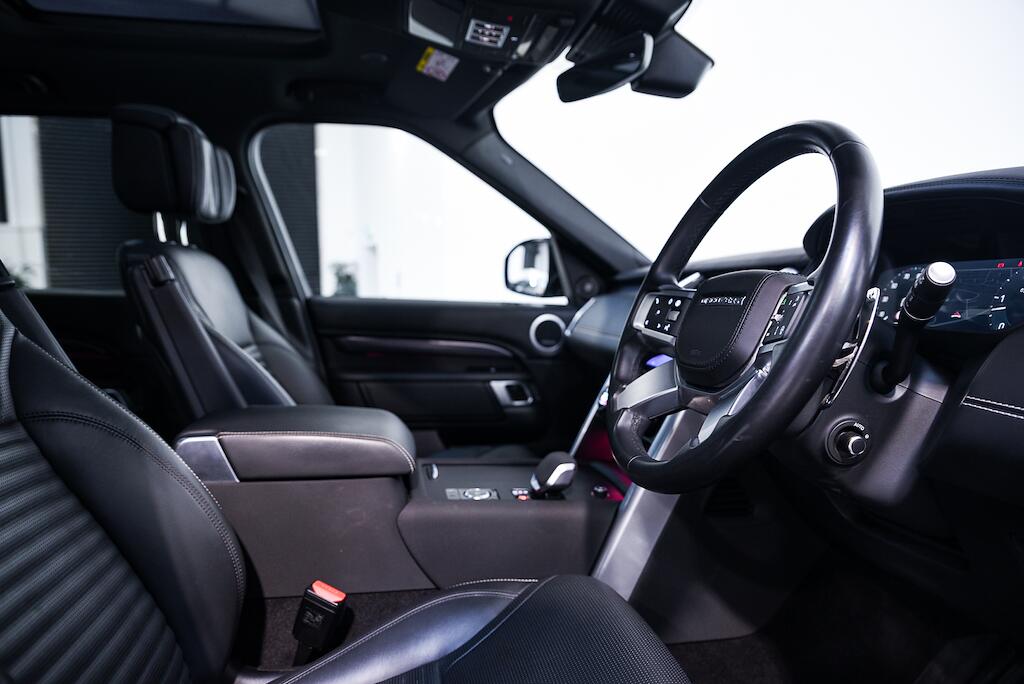 Land Rover Discovery - Image 10