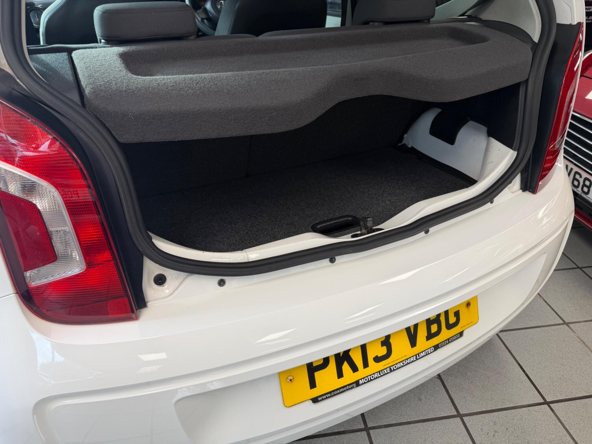 Volkswagen up! - Image 11