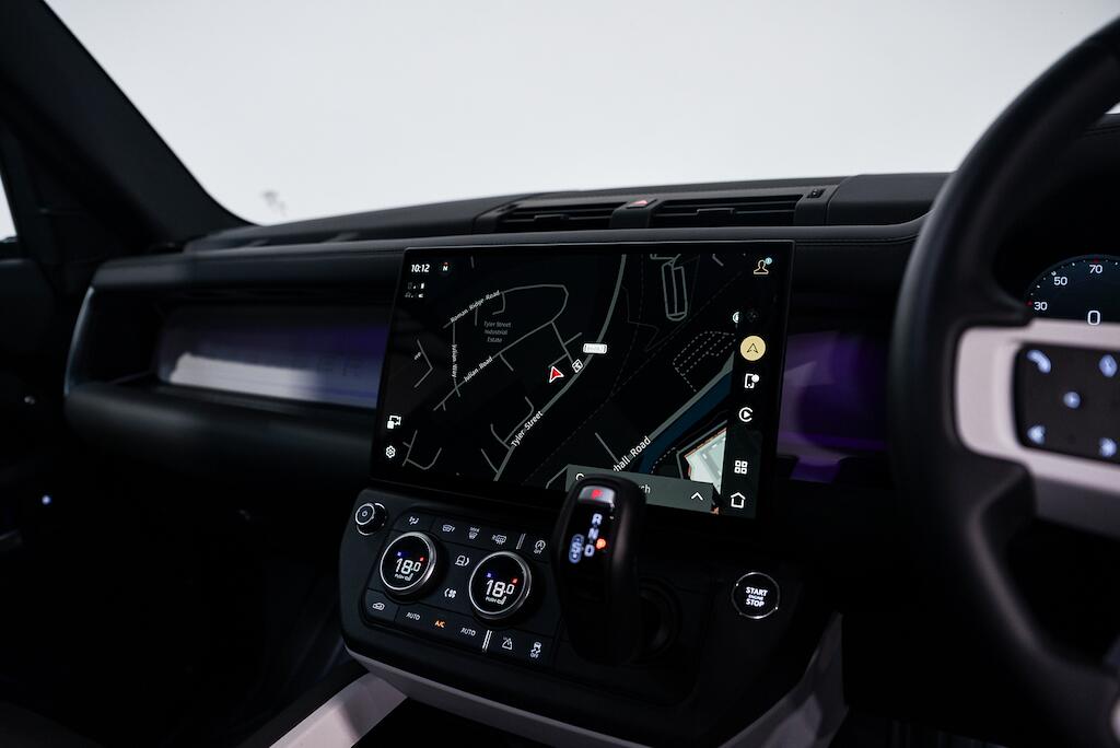 Land Rover Defender 90 - Image 15