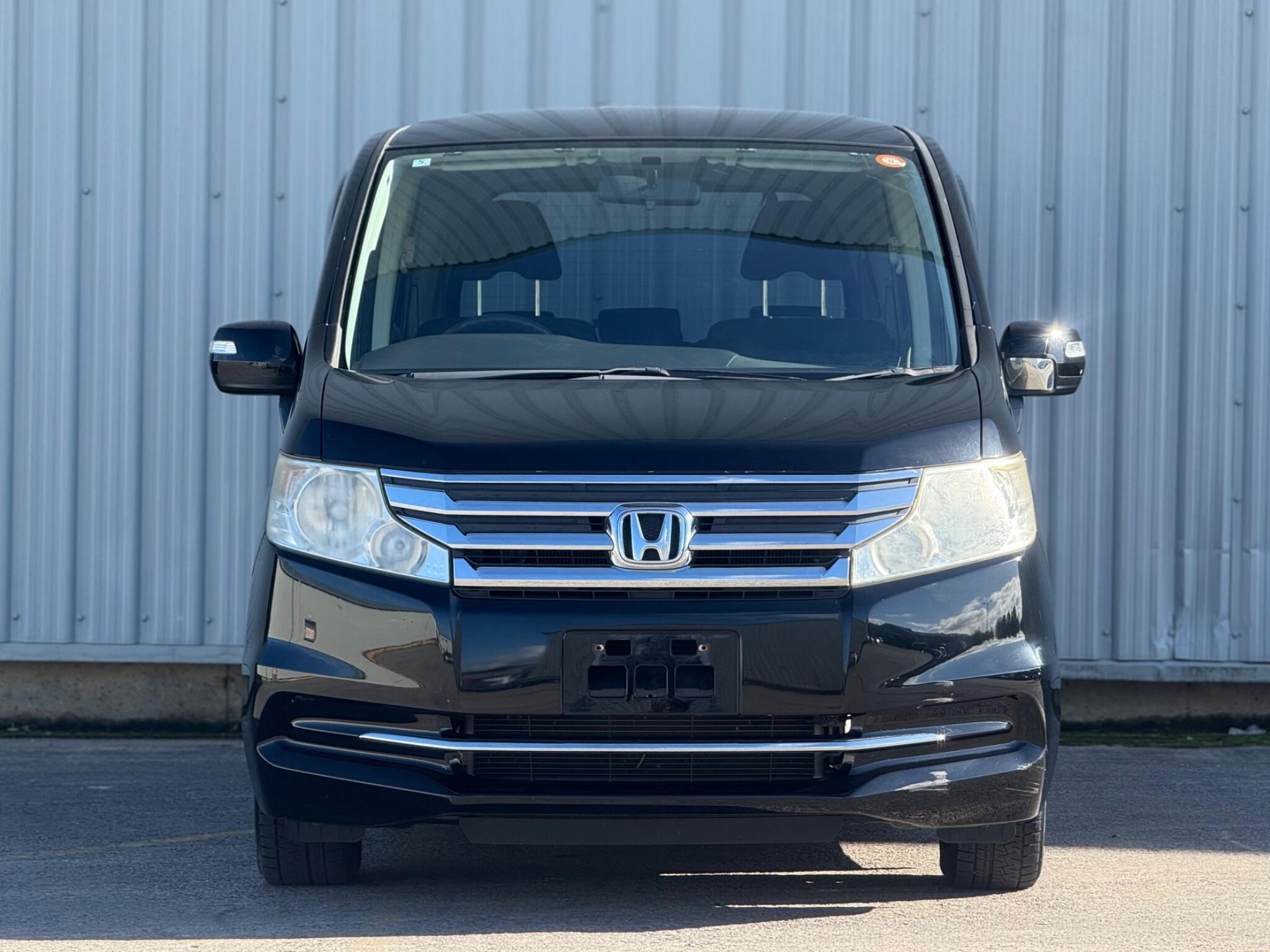 Honda Stepwagon - Image 2
