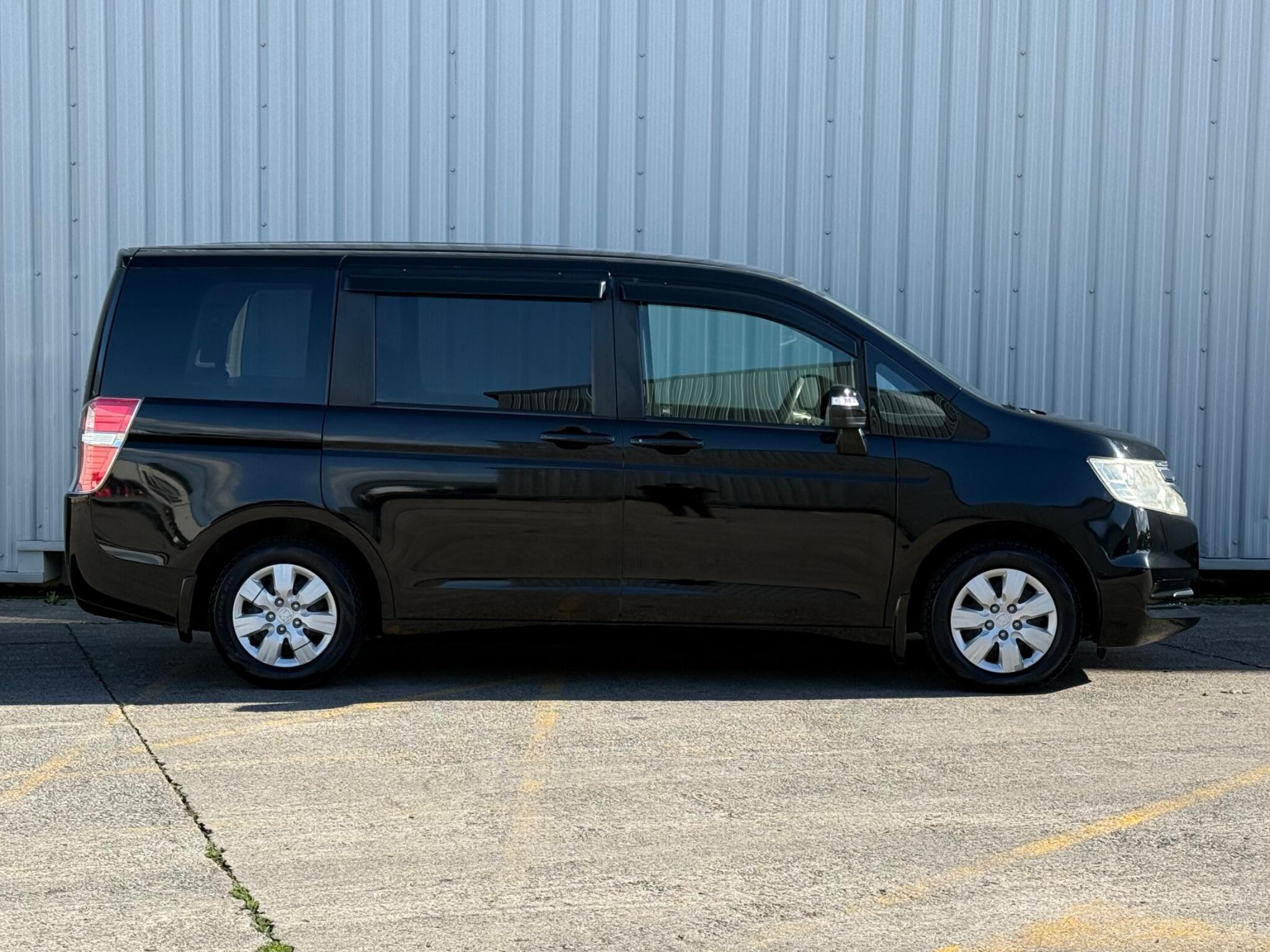 Honda Stepwagon - Image 10