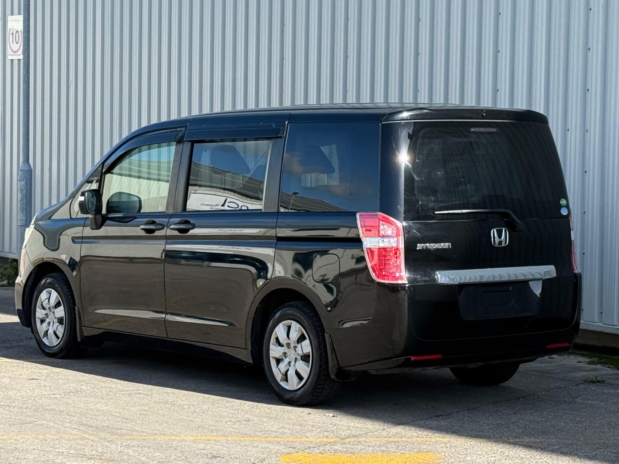 Honda Stepwagon - Image 15