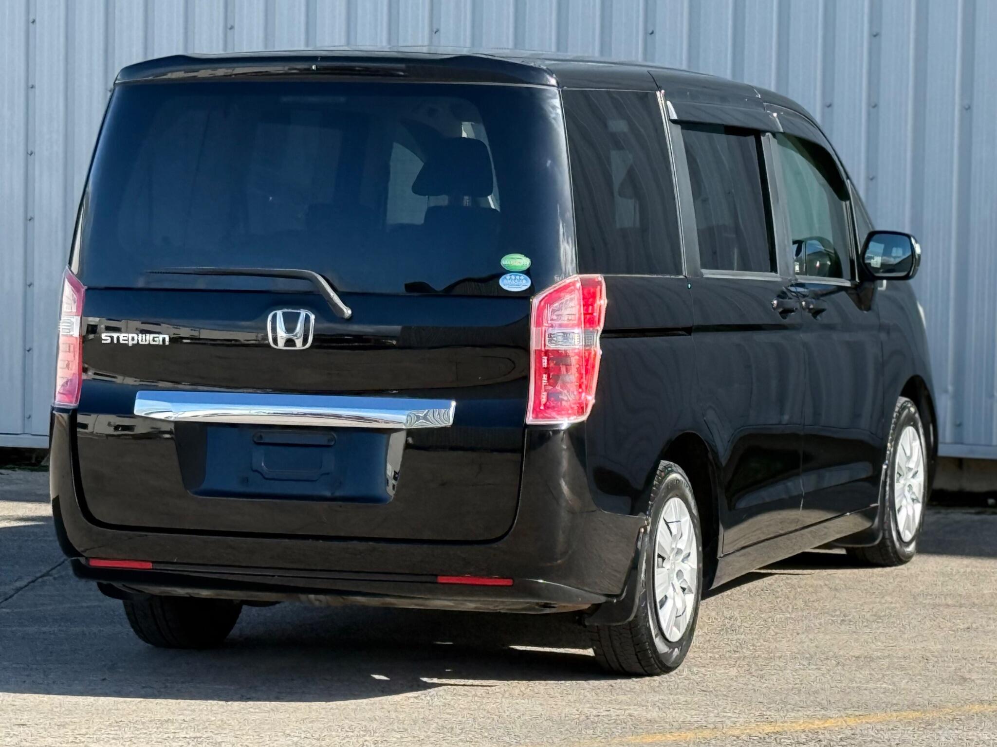 Honda Stepwagon - Image 16