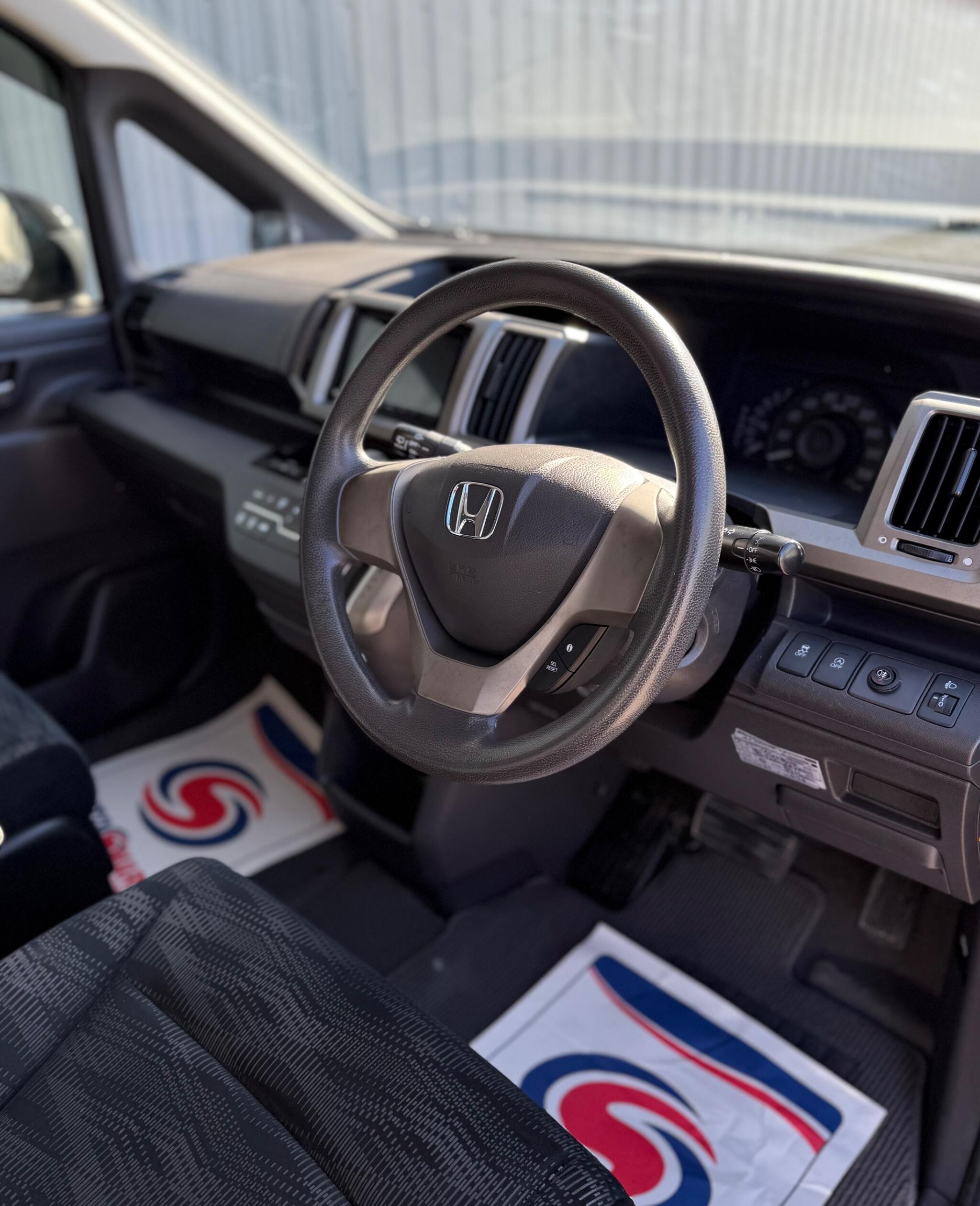 Honda Stepwagon - Image 20