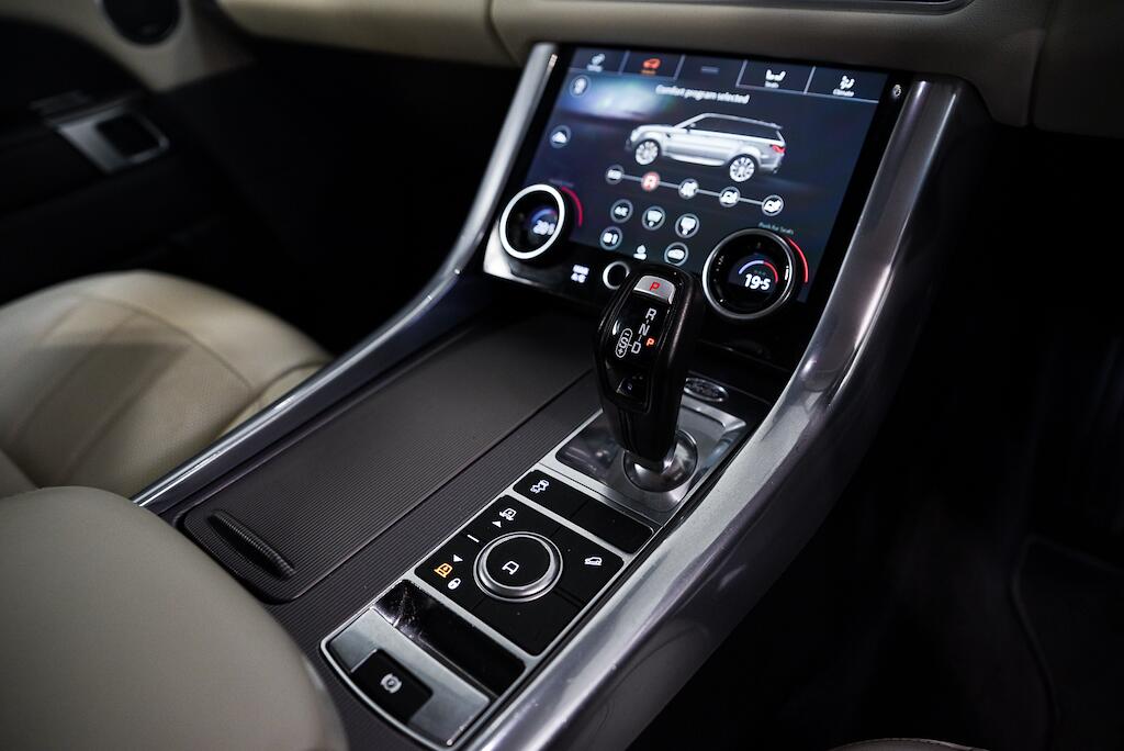 Land Rover RANGE ROVER SPORT - Image 17