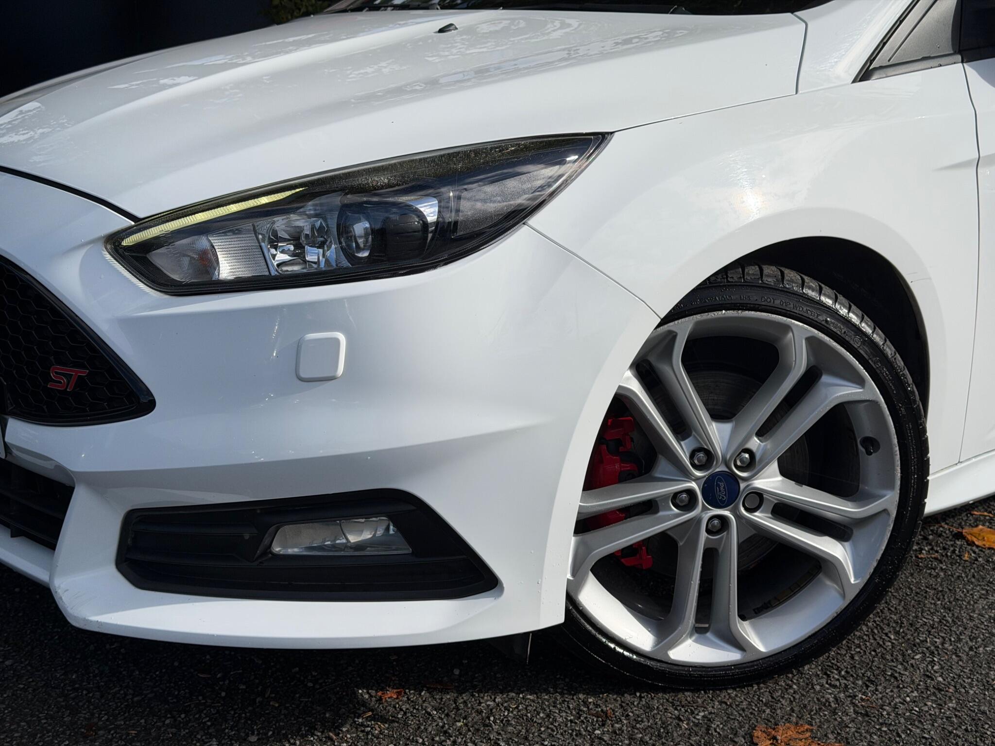 Ford Focus - Image 14