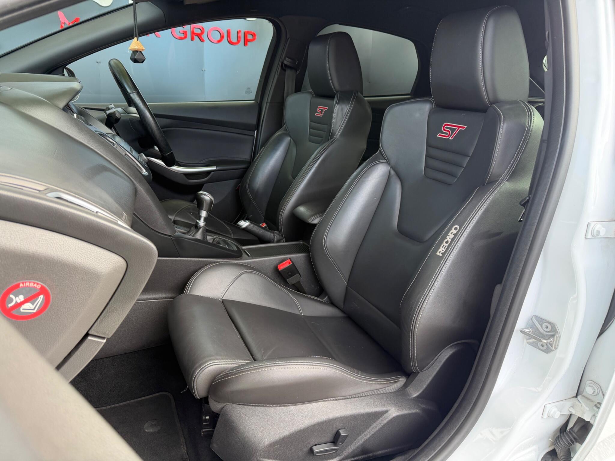 Ford Focus - Image 20