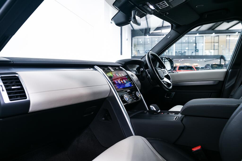 Land Rover Discovery - Image 12