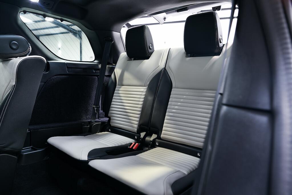 Land Rover Discovery - Image 15