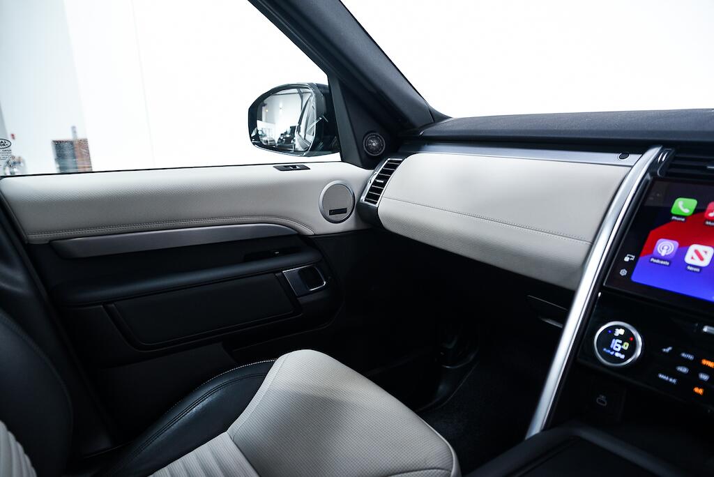 Land Rover Discovery - Image 16