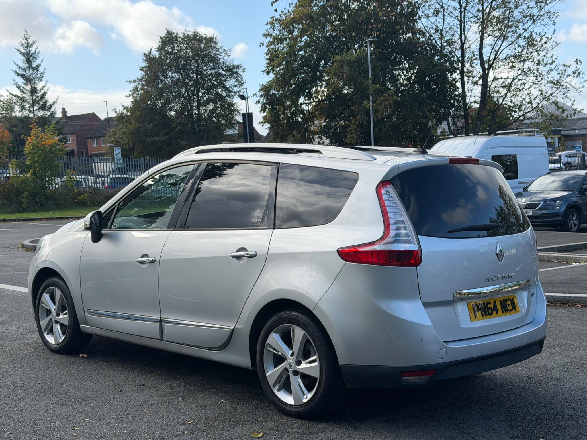 Renault Grand Scenic - Image 9