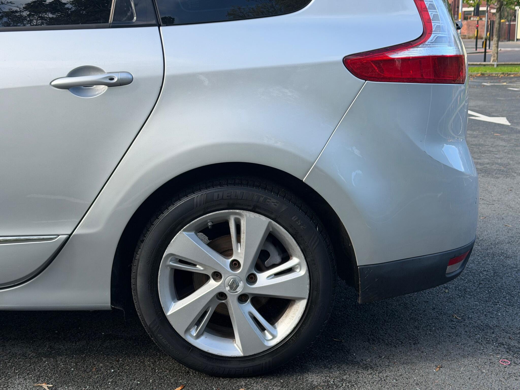 Renault Grand Scenic - Image 11