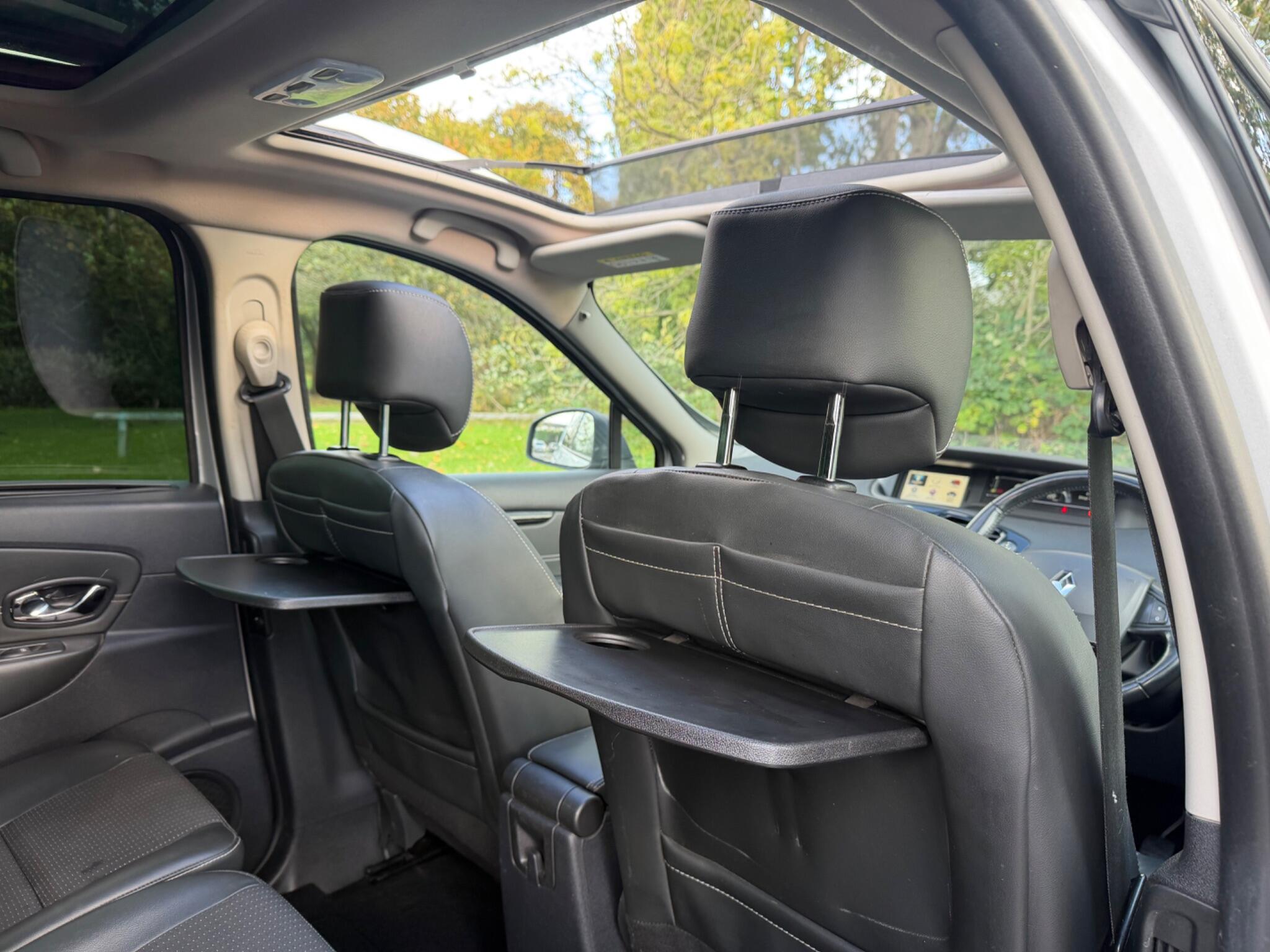 Renault Grand Scenic - Image 17