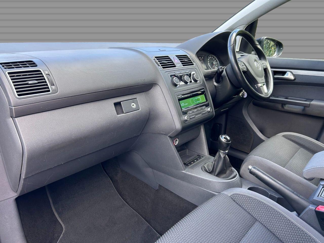 Volkswagen Touran - Image 14