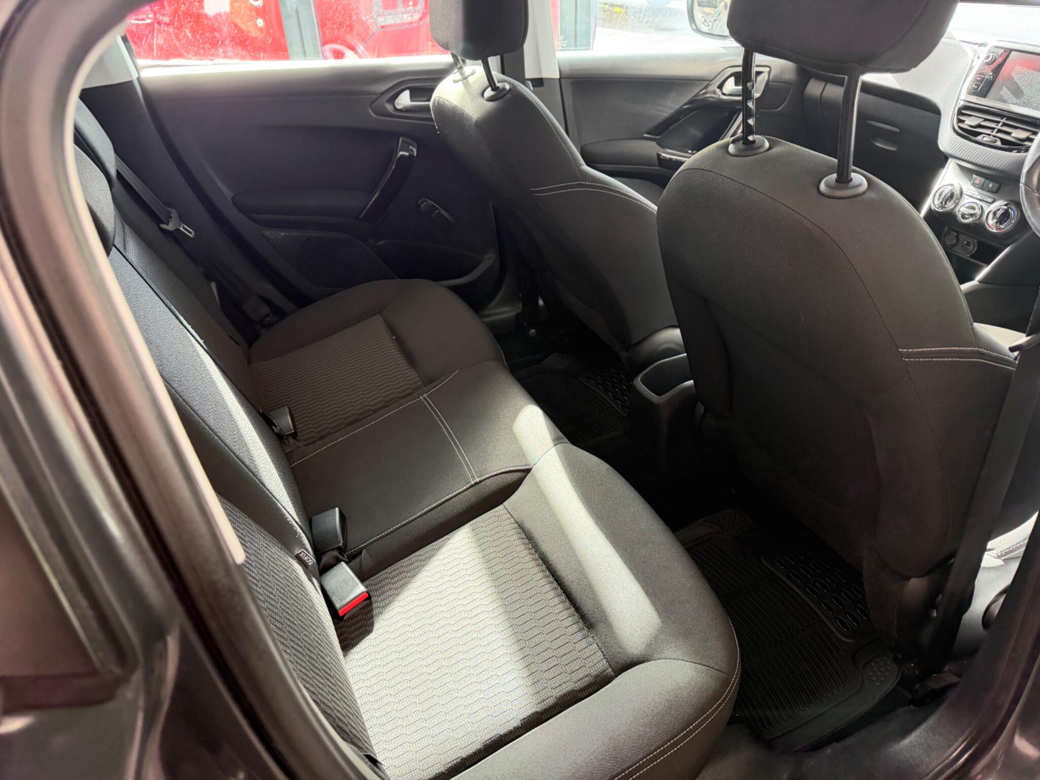 Peugeot 2008 - Image 5