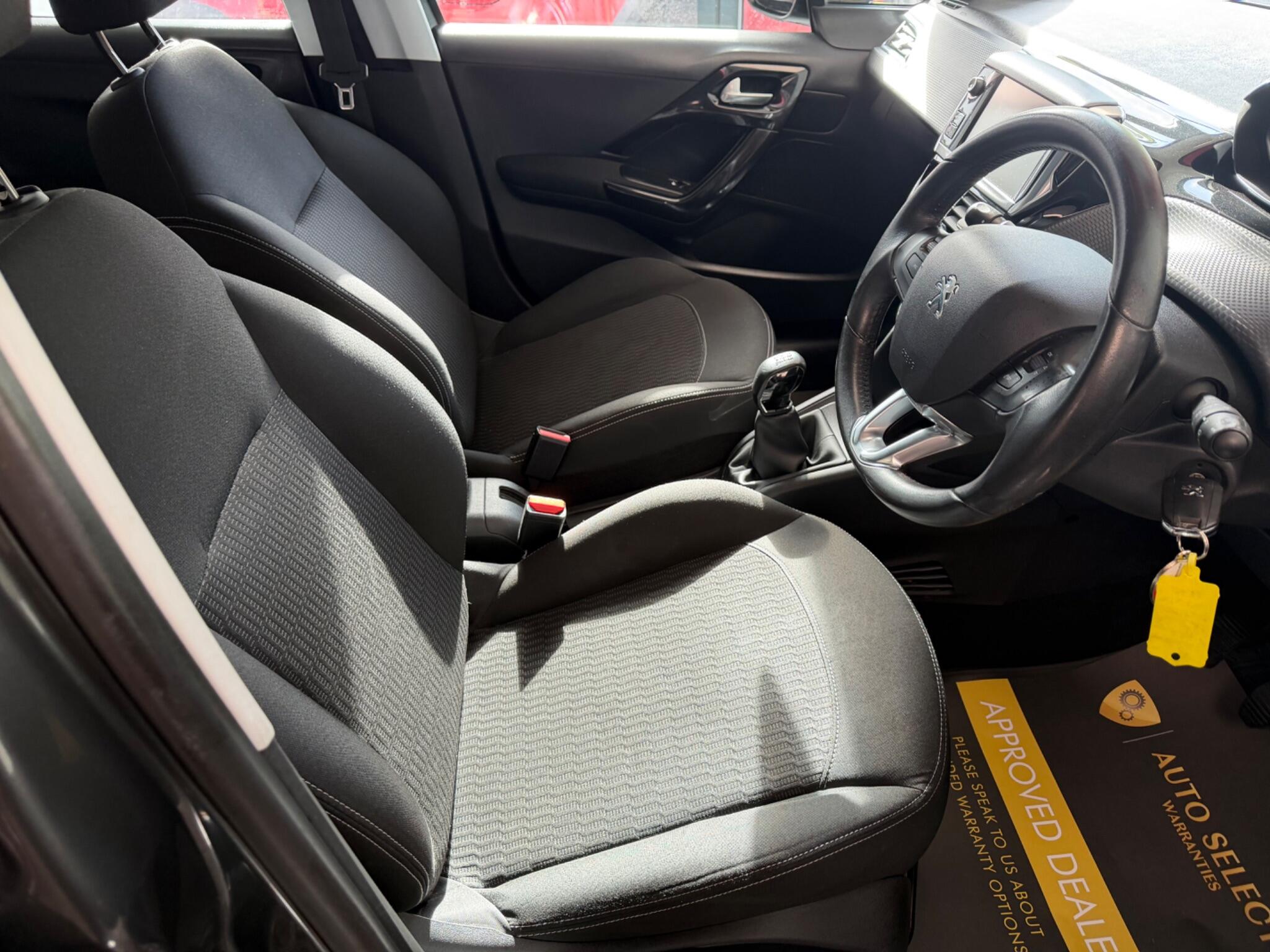 Peugeot 2008 - Image 7