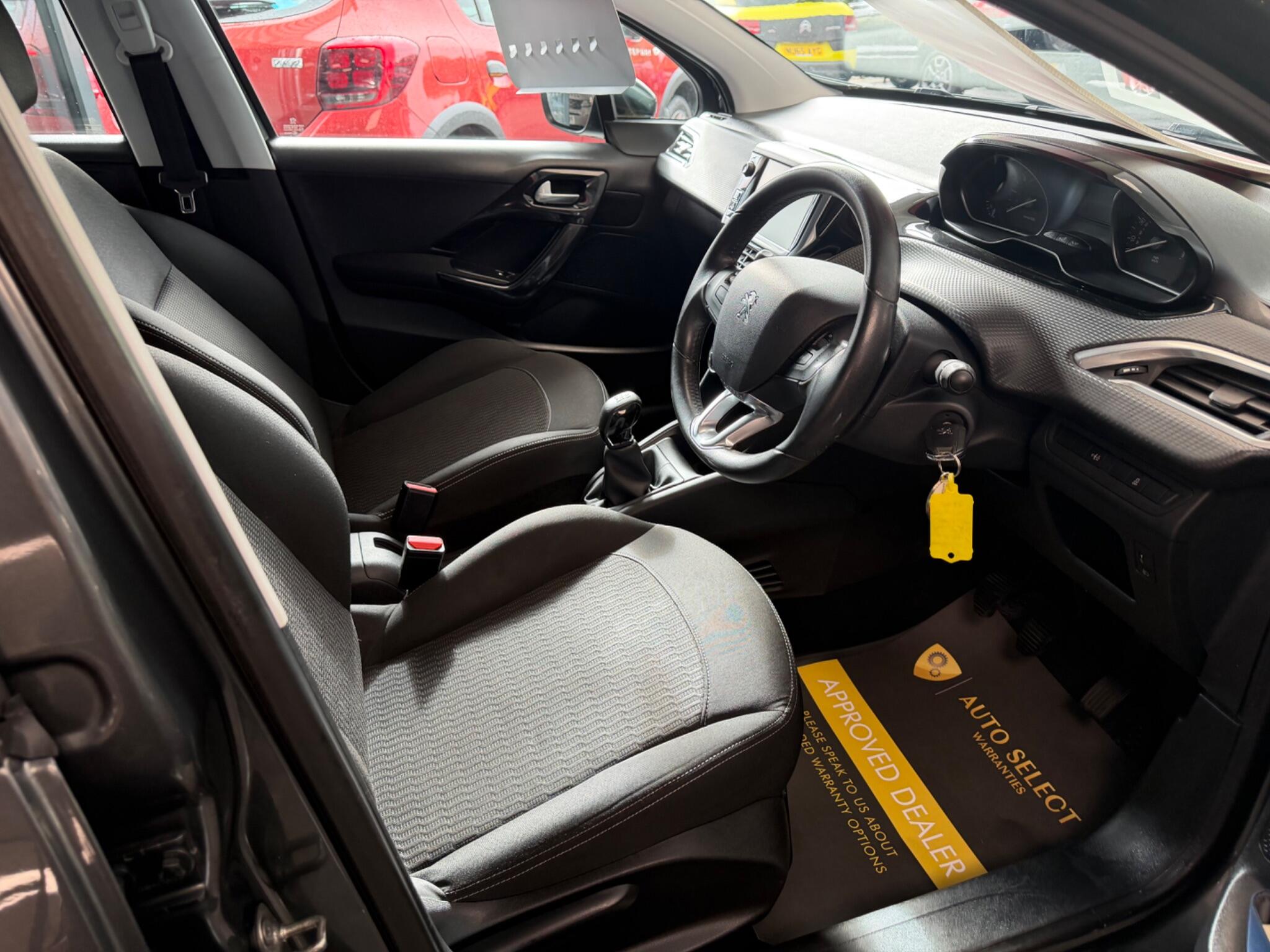 Peugeot 2008 - Image 10
