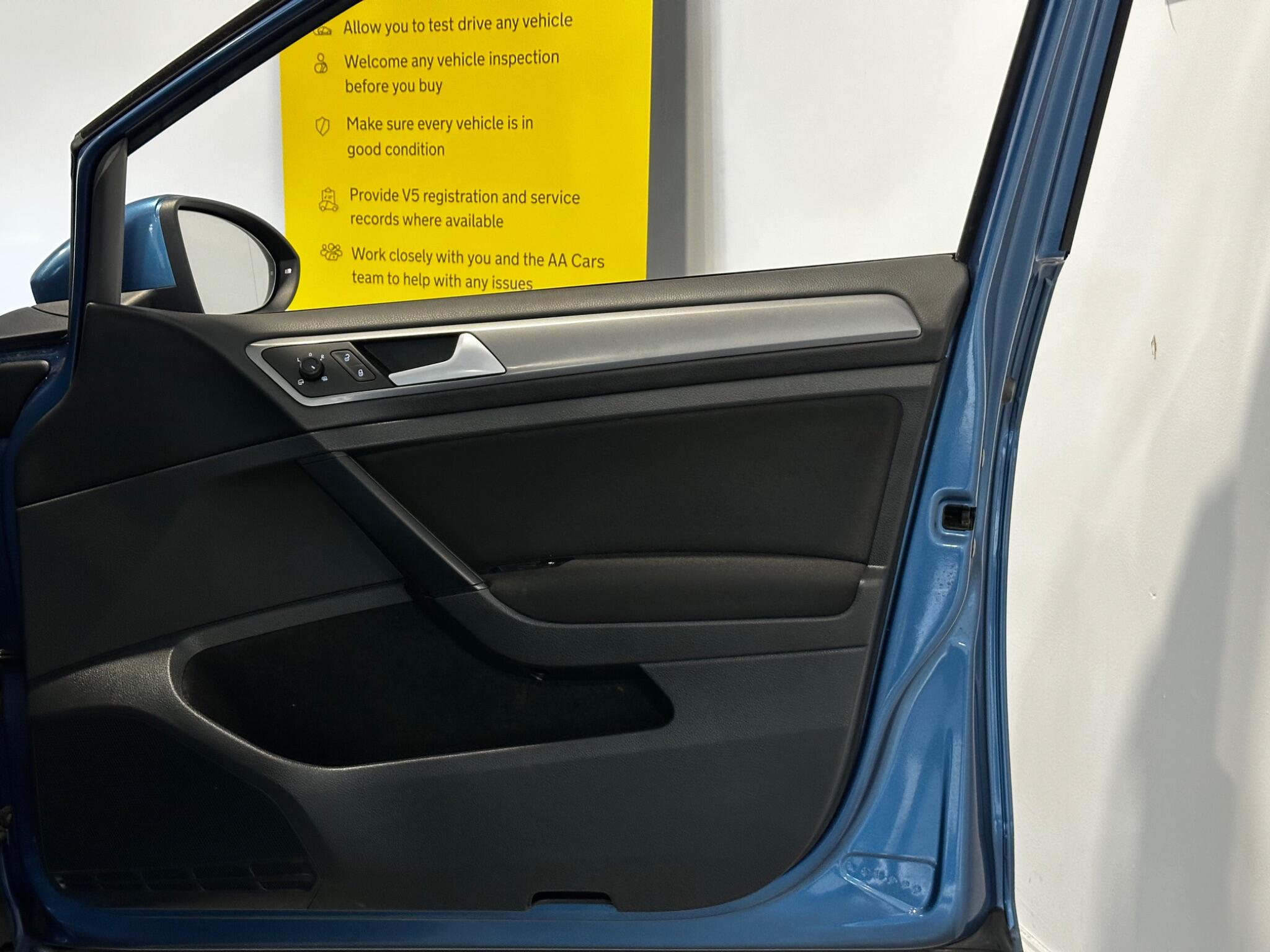 Volkswagen Golf - Image 10