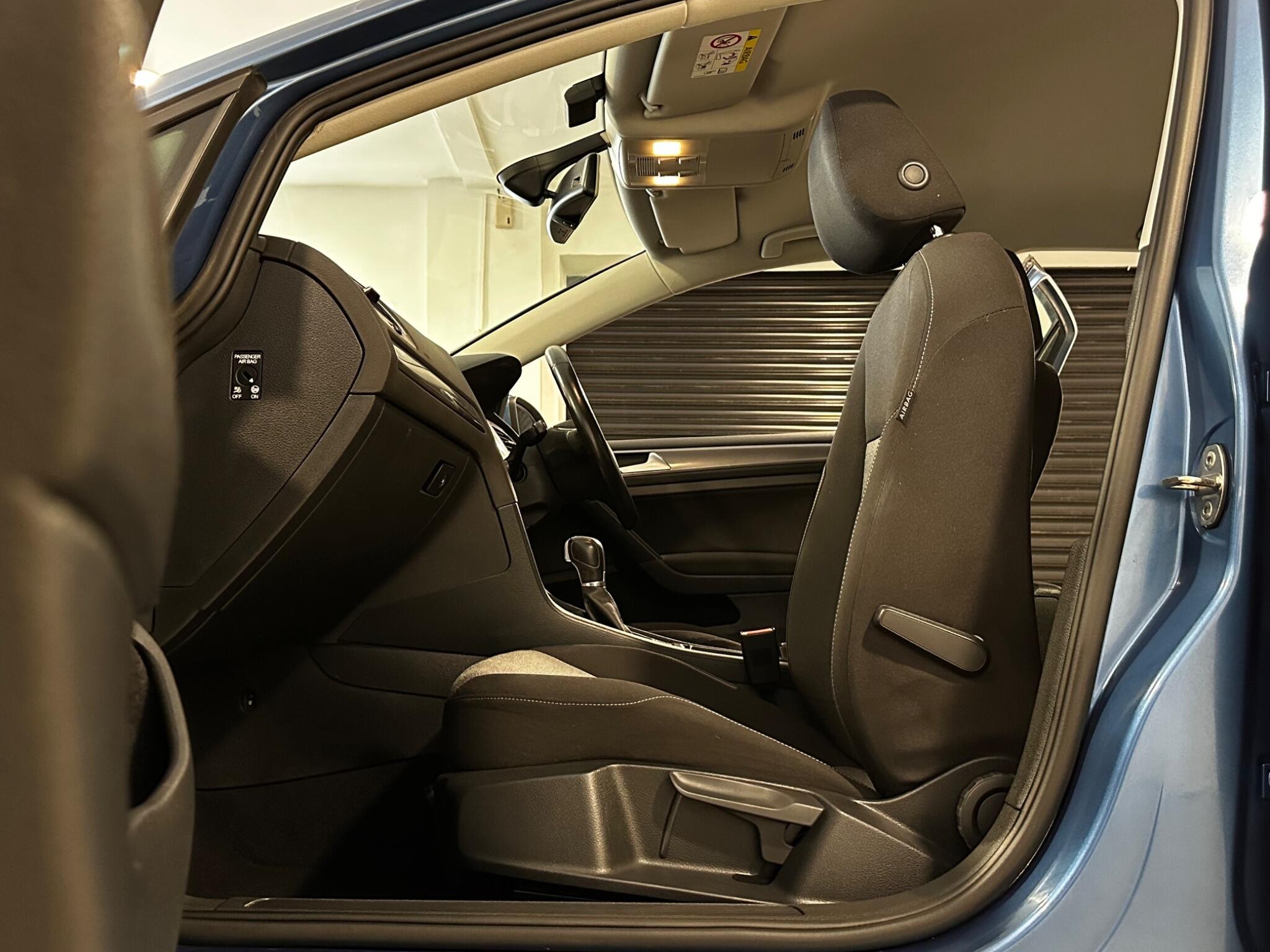 Volkswagen Golf - Image 16