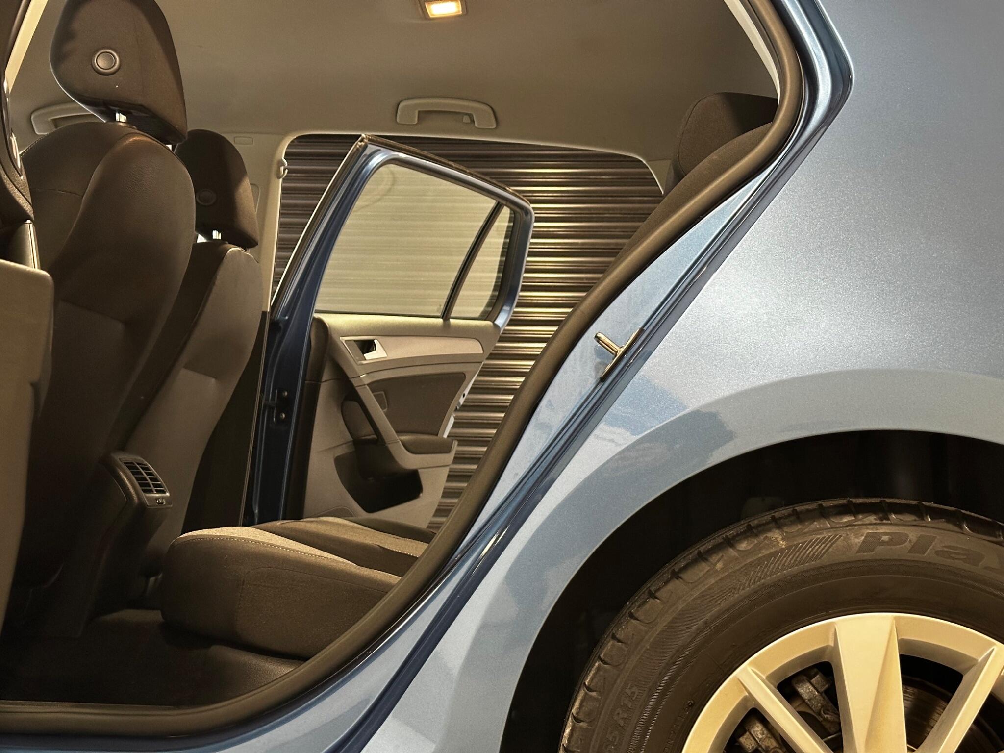 Volkswagen Golf - Image 20