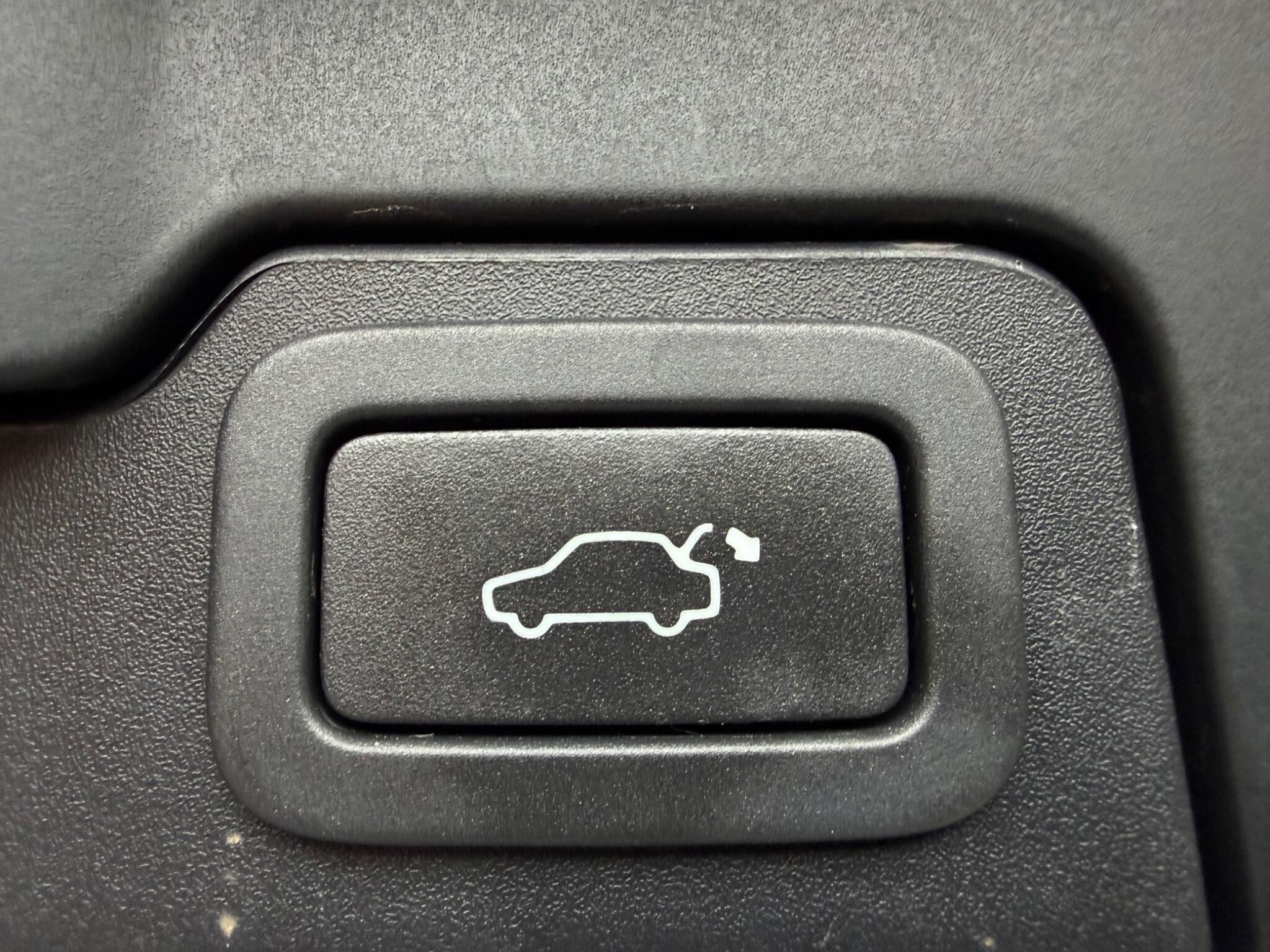 Land Rover Range Rover Evoque - Image 17