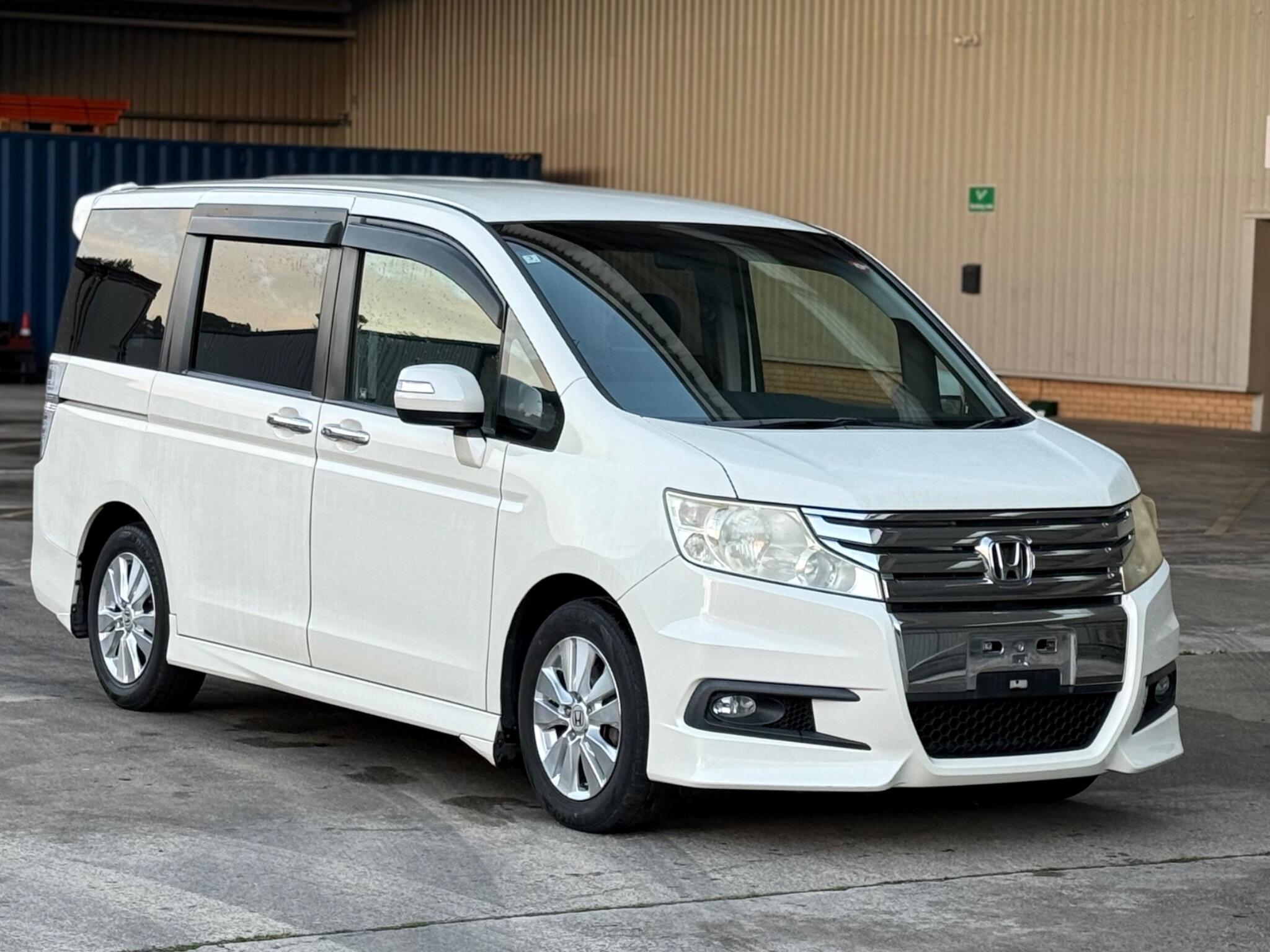 Honda Stepwagon - Image 10