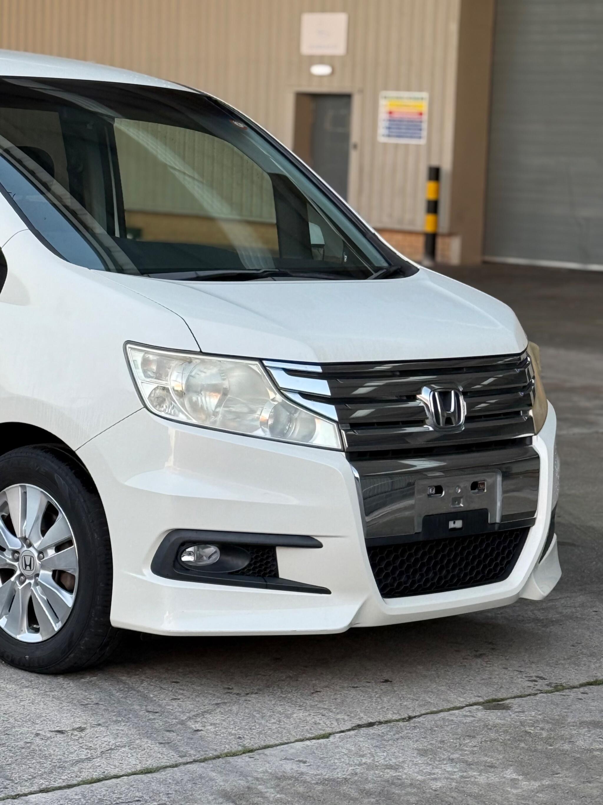 Honda Stepwagon - Image 13