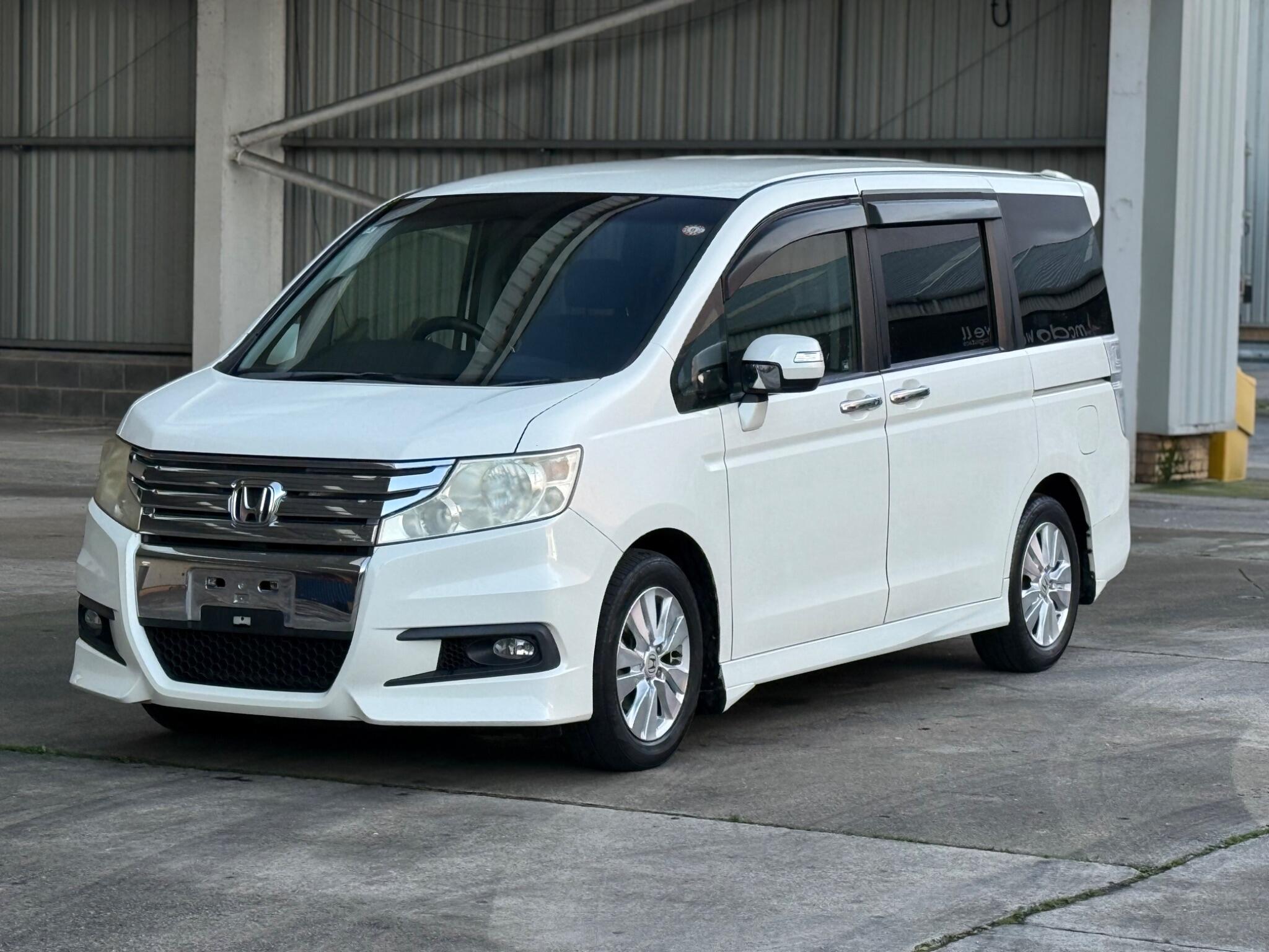 Honda Stepwagon - Image 15