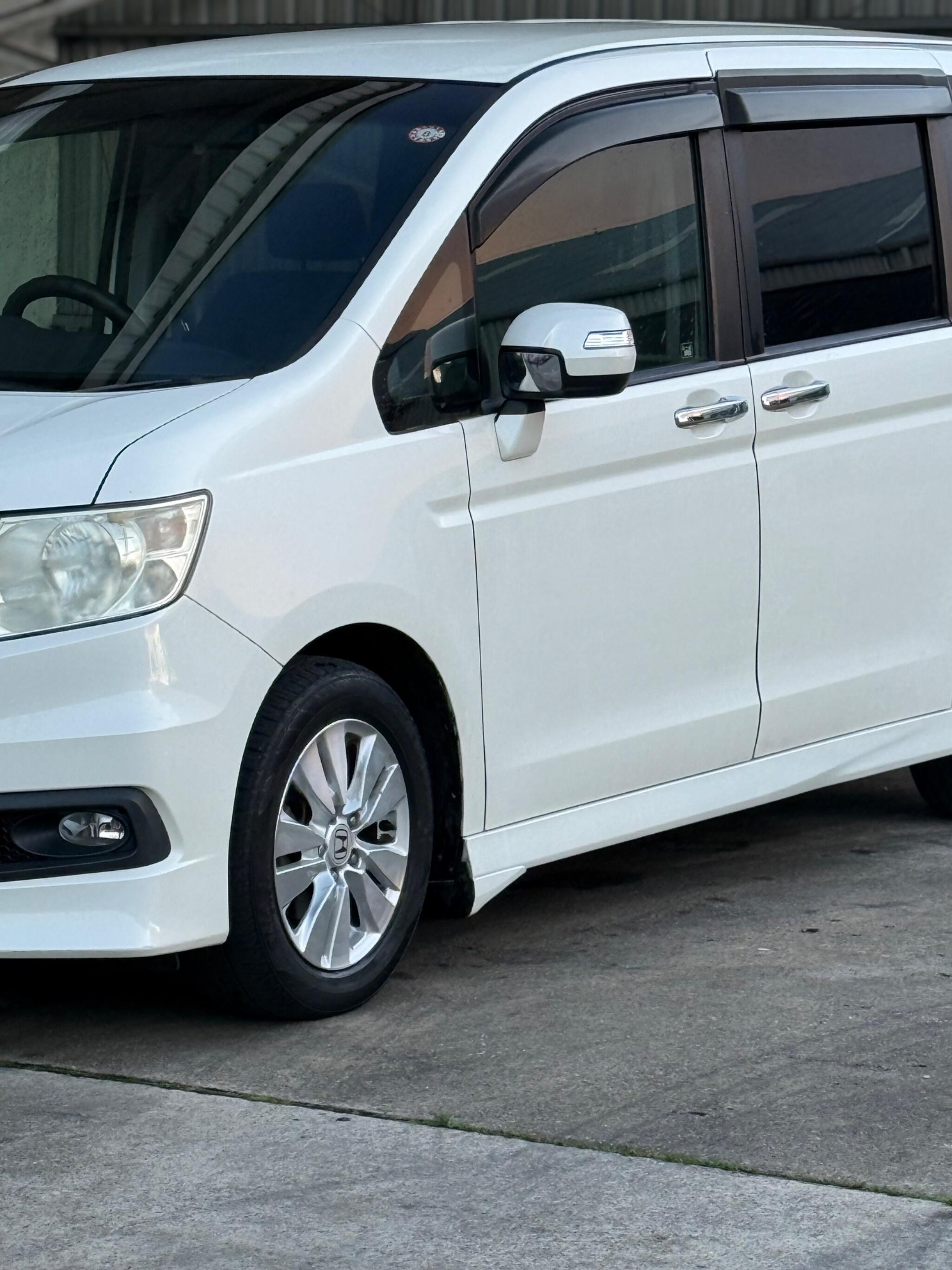 Honda Stepwagon - Image 18