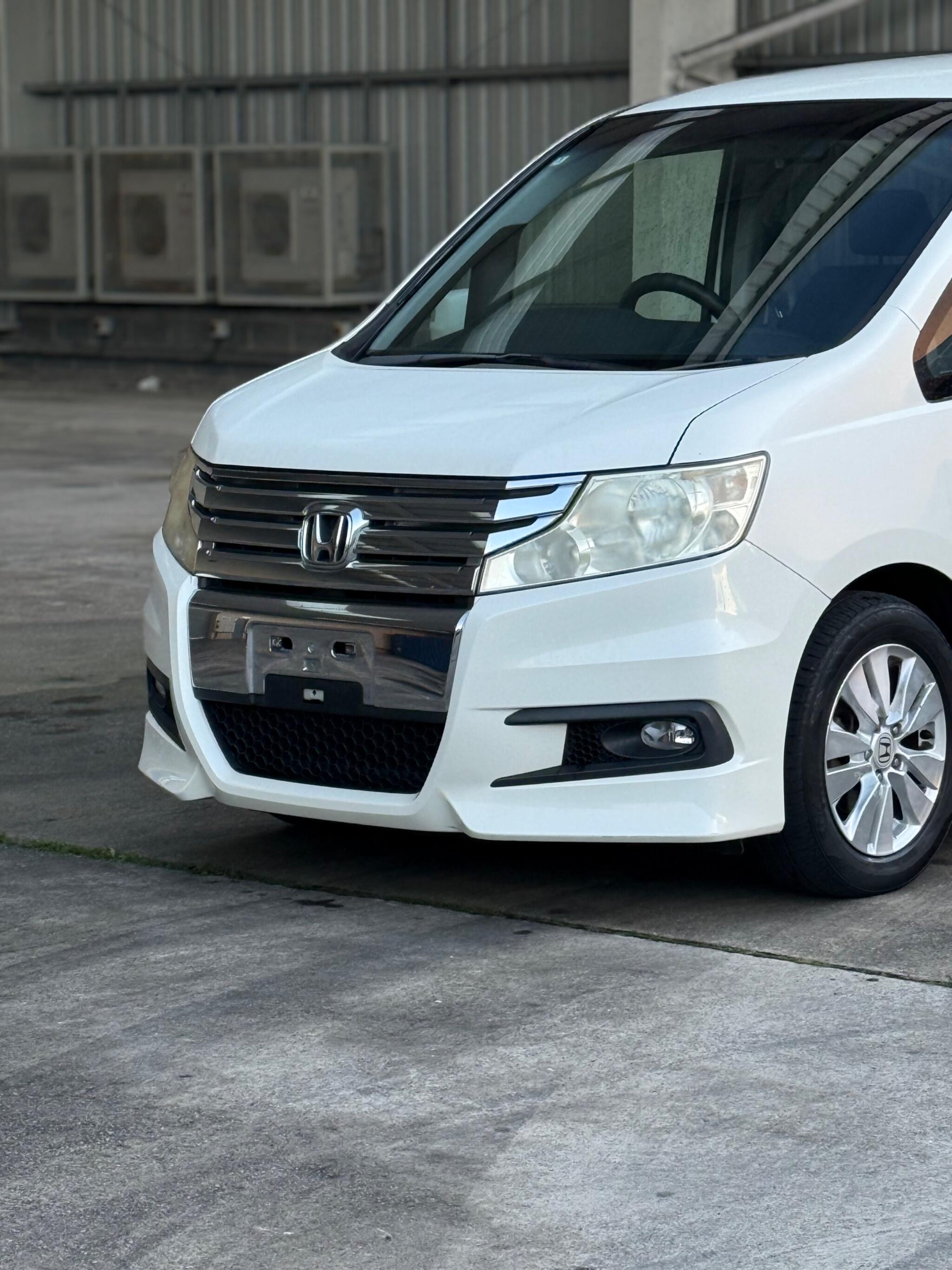 Honda Stepwagon - Image 19