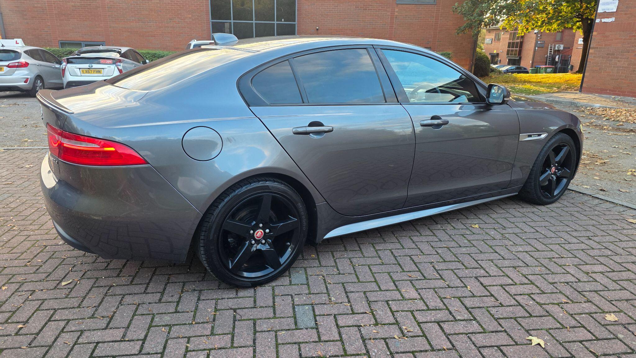 Jaguar XE - Image 9