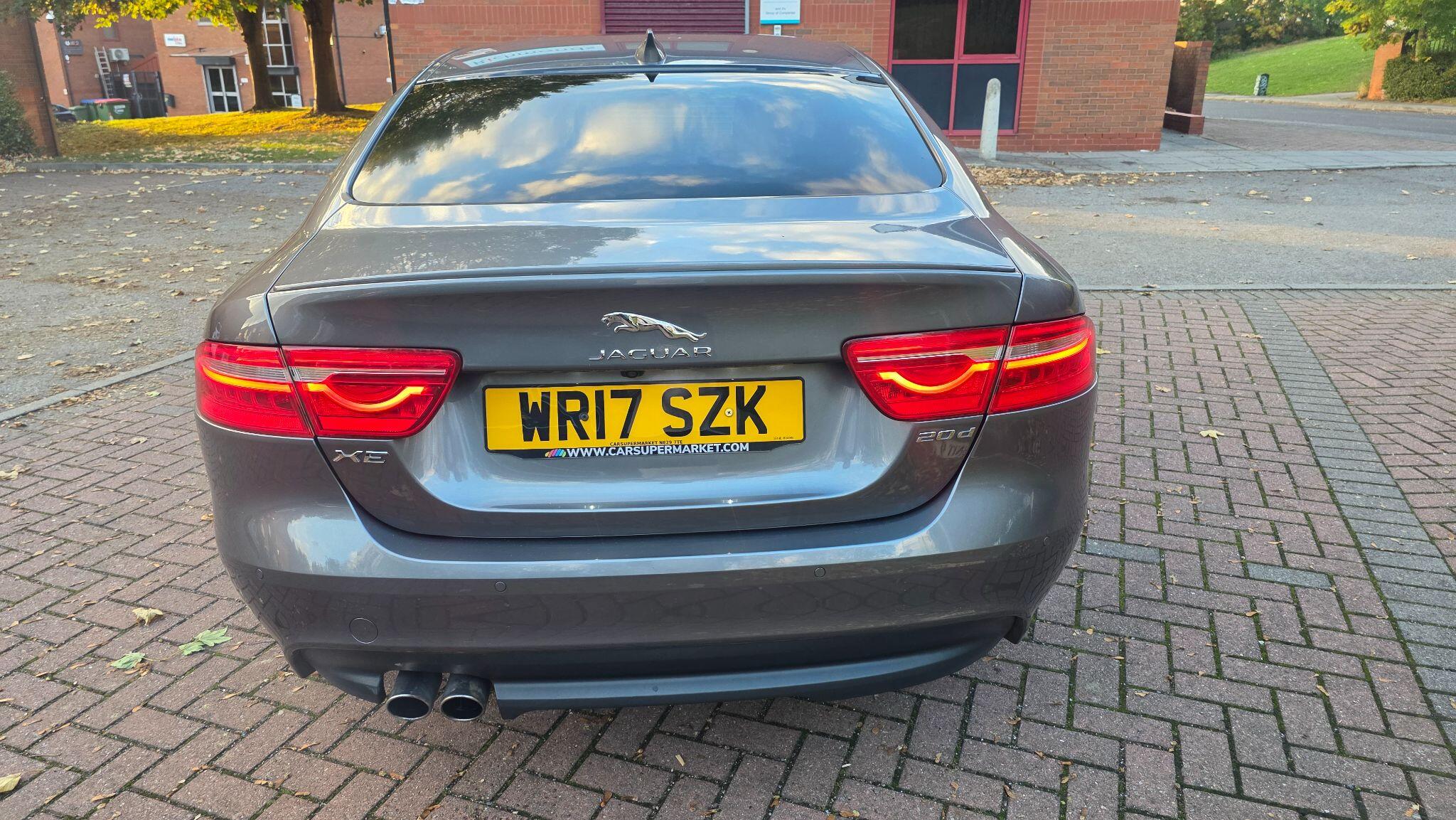 Jaguar XE - Image 11