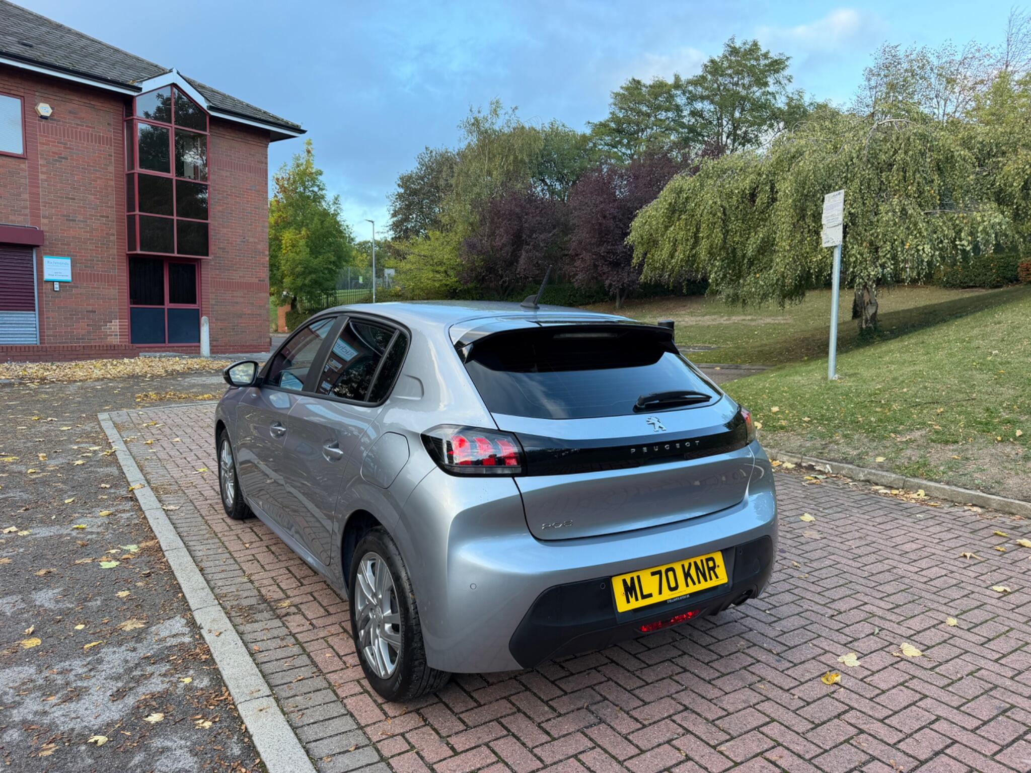 Peugeot 208 - Image 5