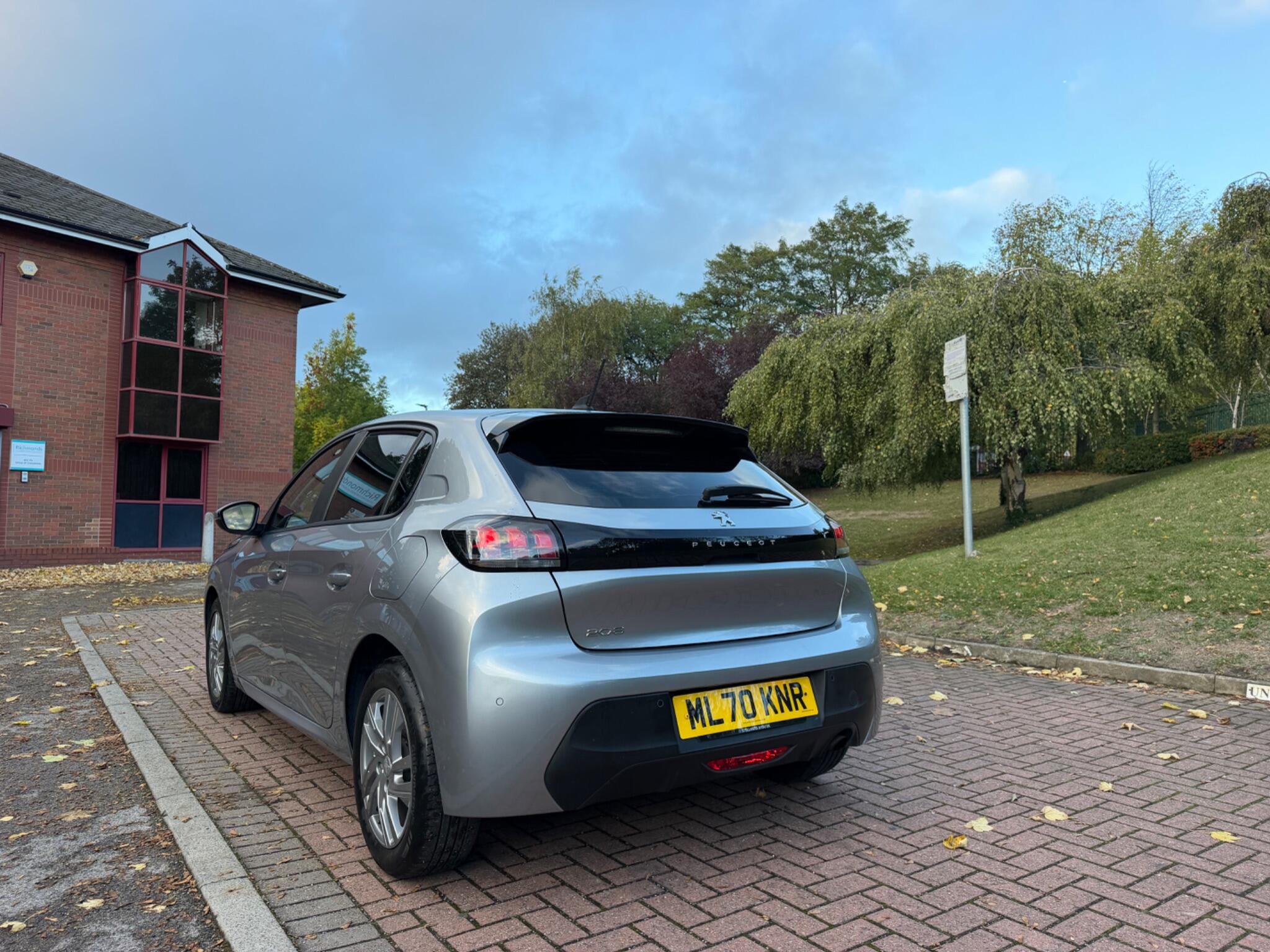 Peugeot 208 - Image 7