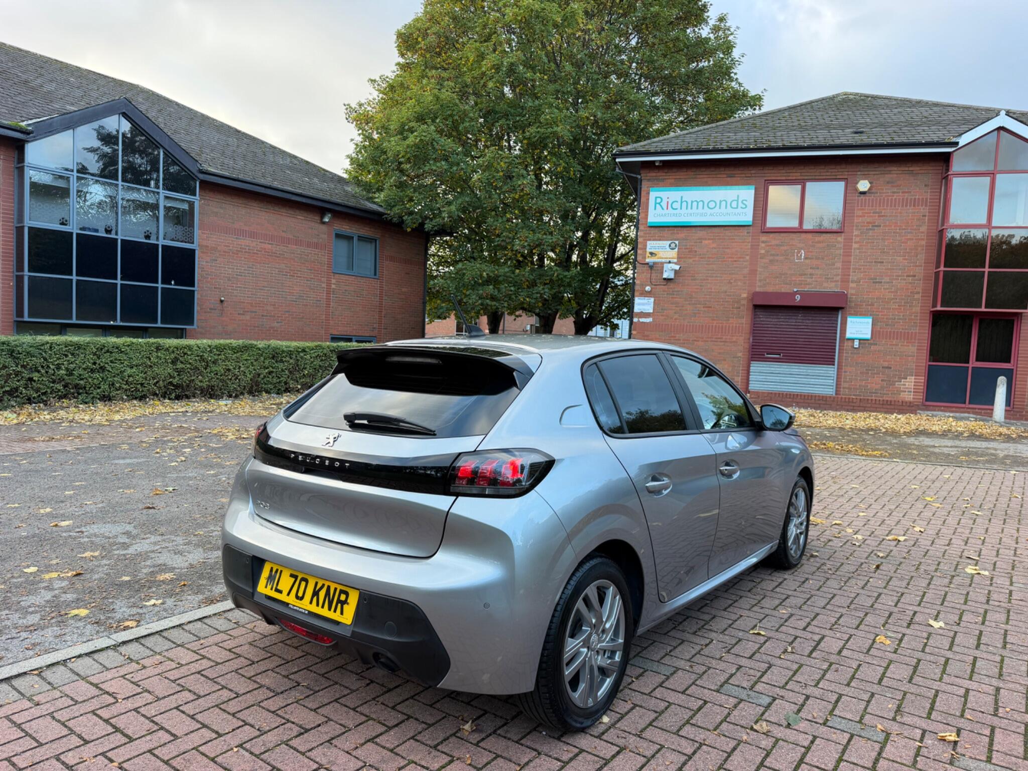 Peugeot 208 - Image 12