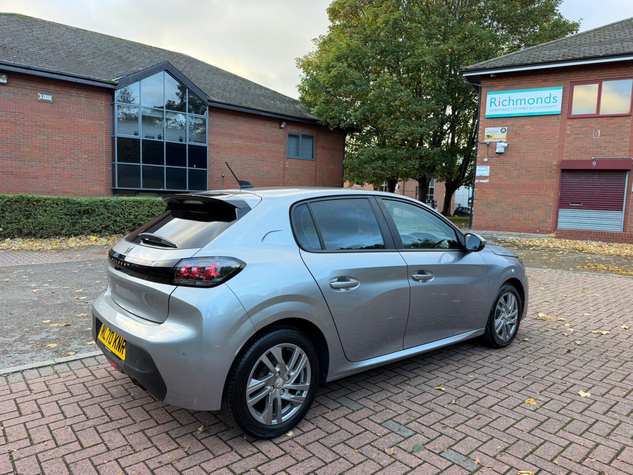 Peugeot 208 - Image 14