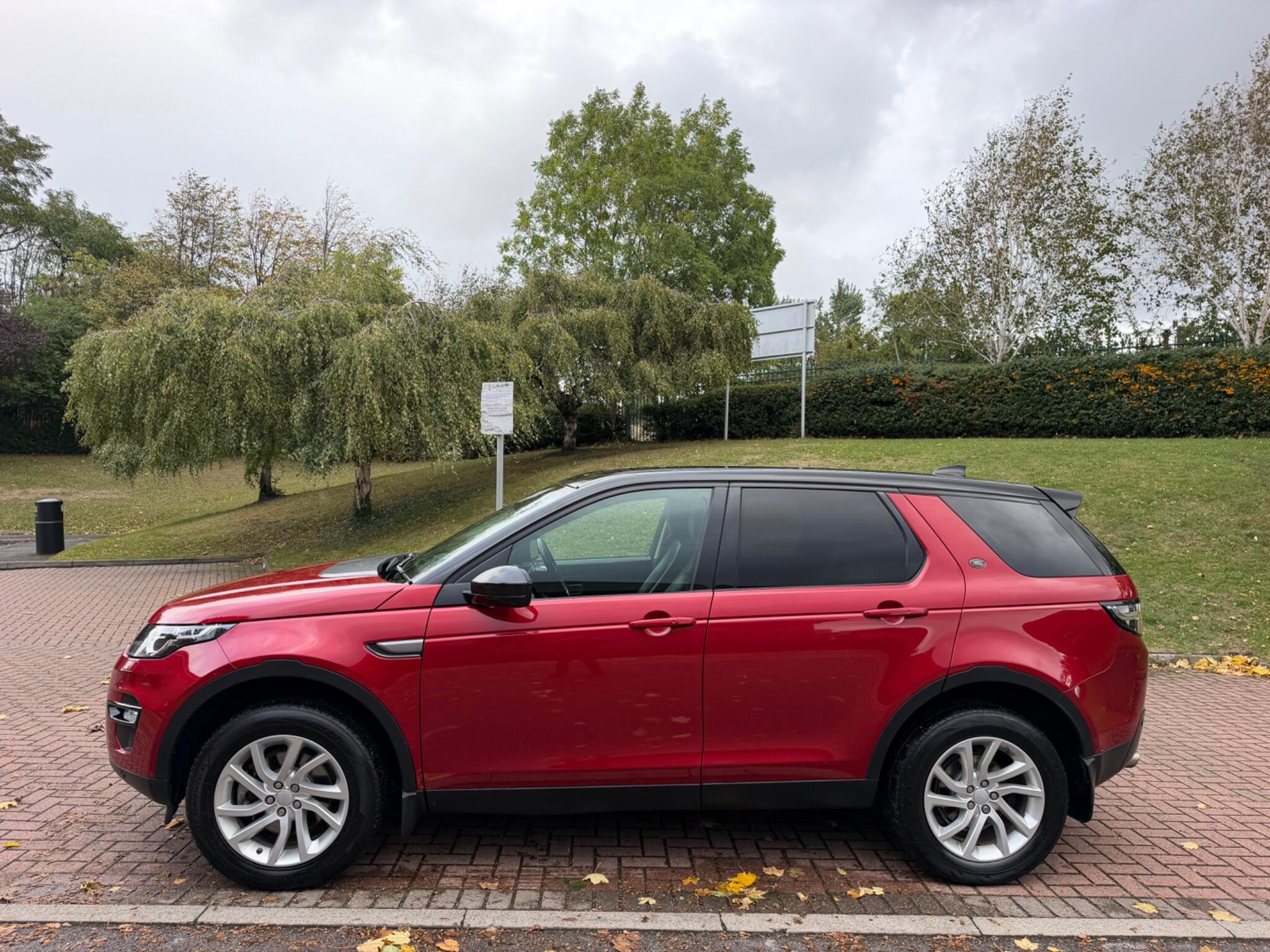 Land Rover DISCOVERY SPORT - Image 12