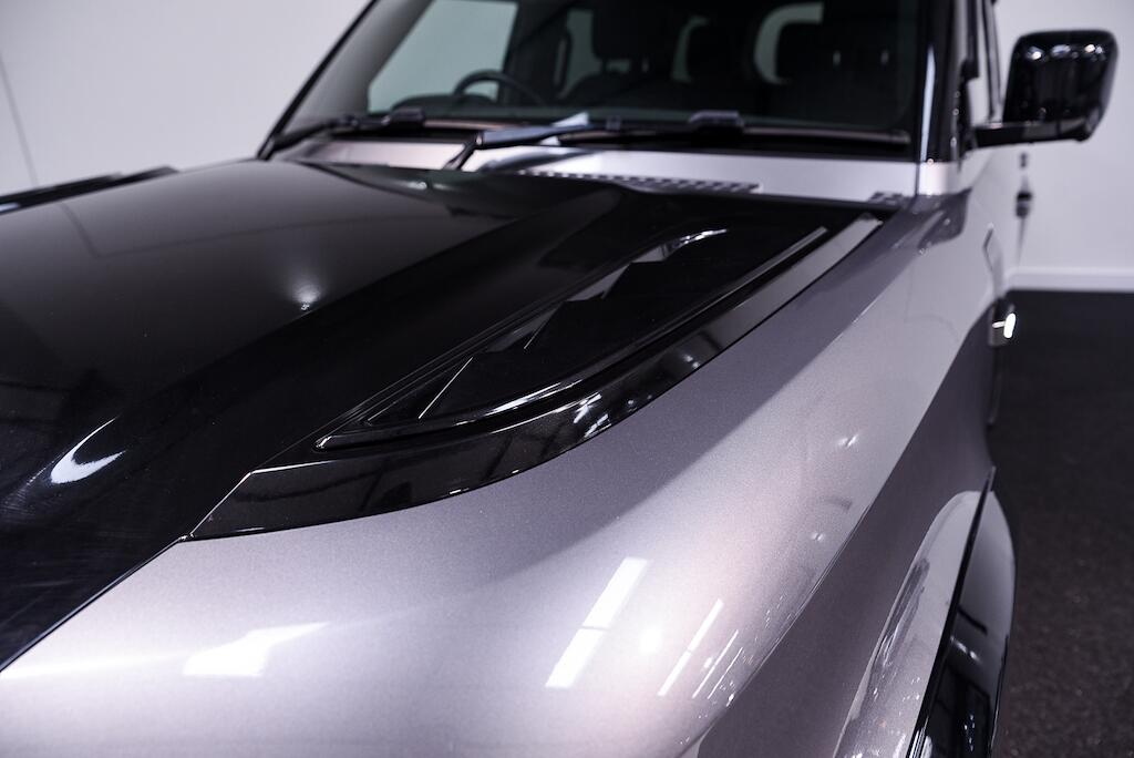 Land Rover Defender 110 - Image 11