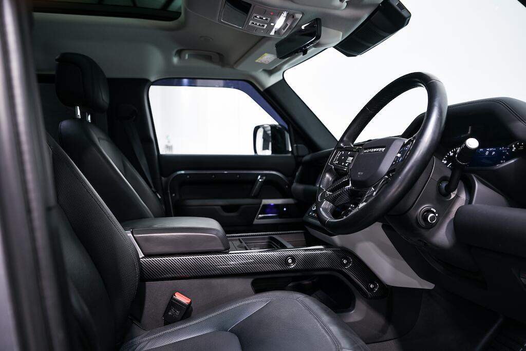 Land Rover Defender 110 - Image 14