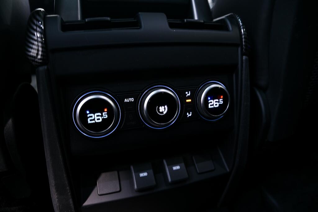 Land Rover Defender 110 - Image 19