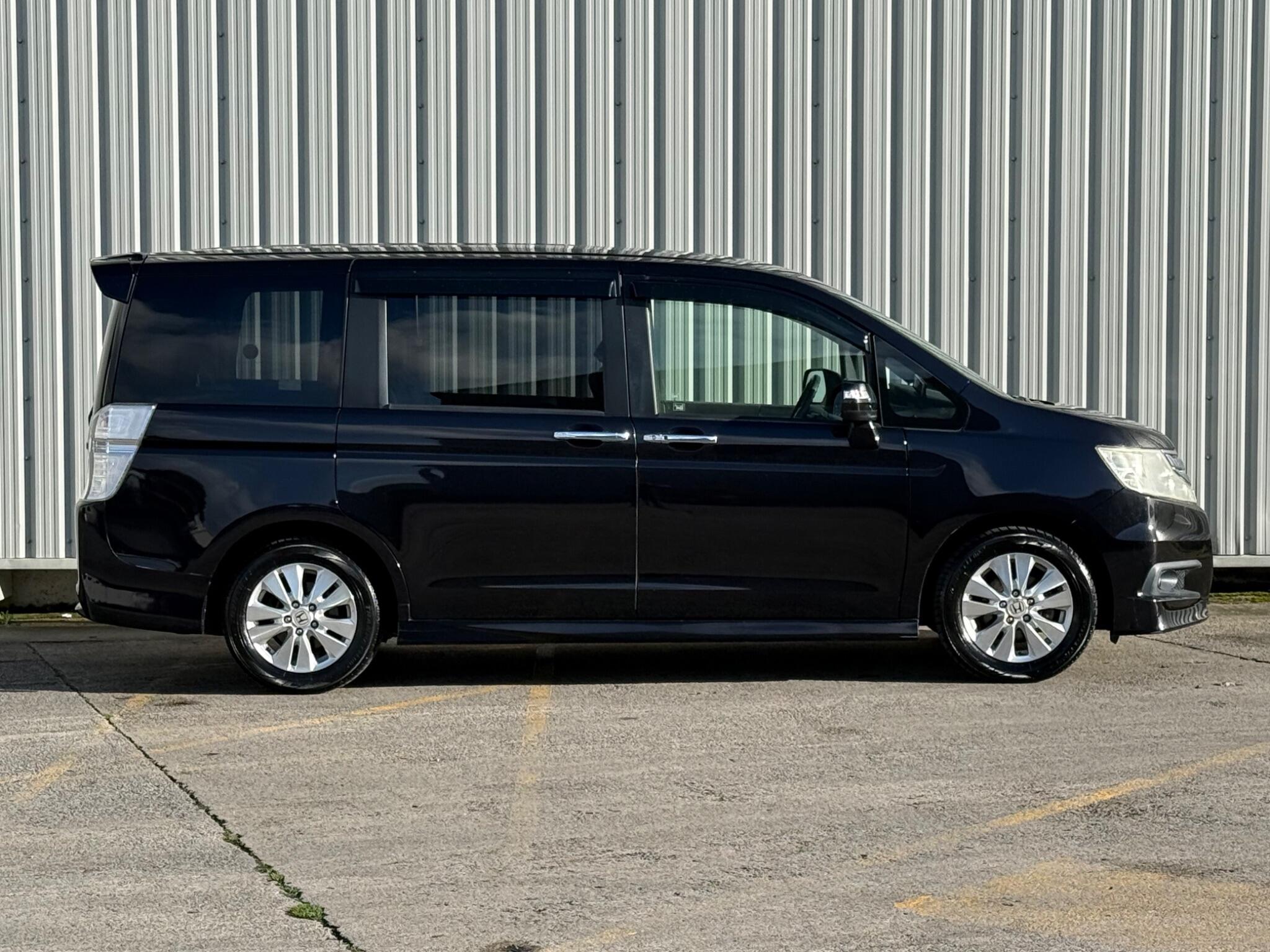Honda Stepwagon - Image 10