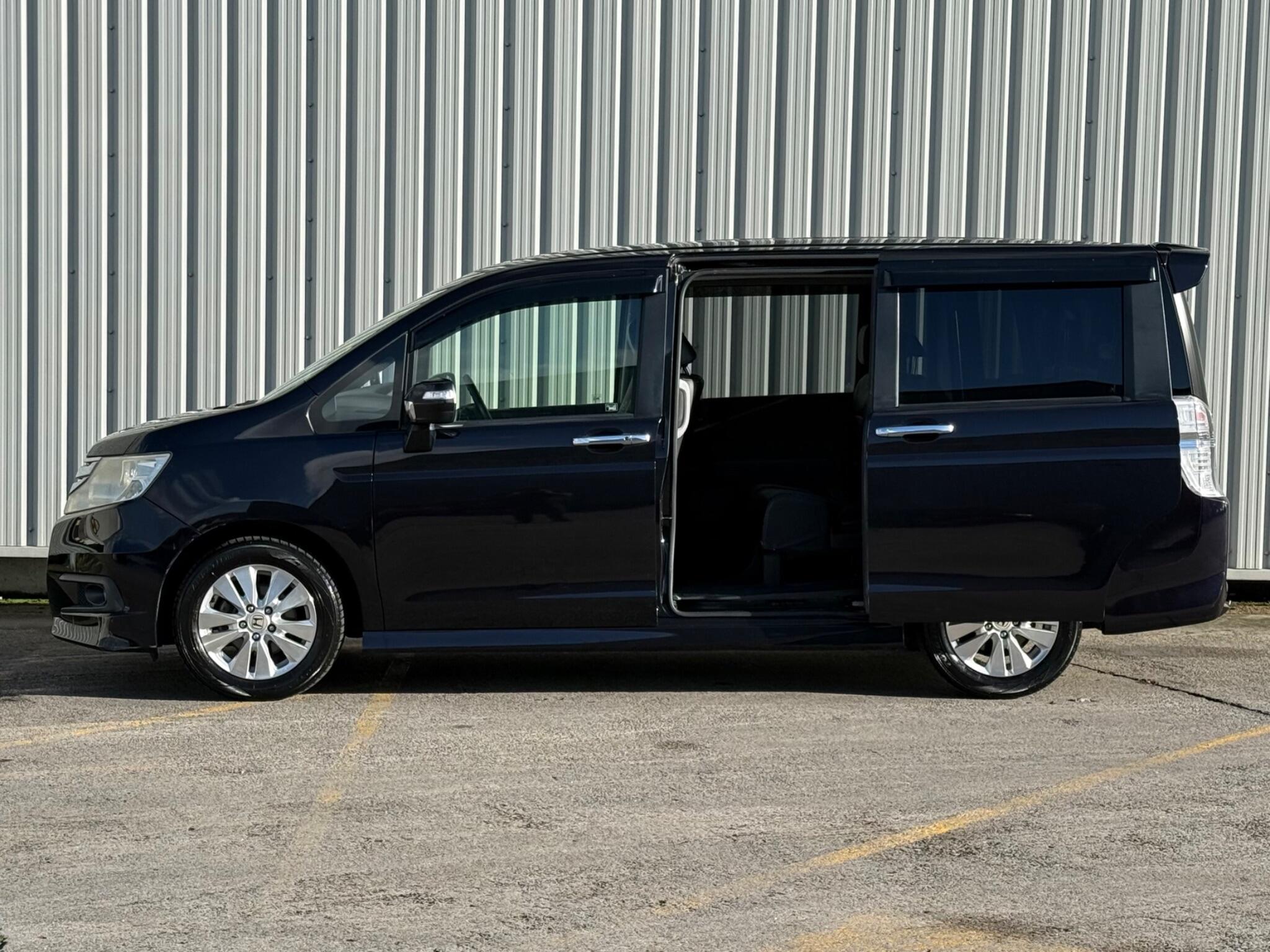 Honda Stepwagon - Image 14