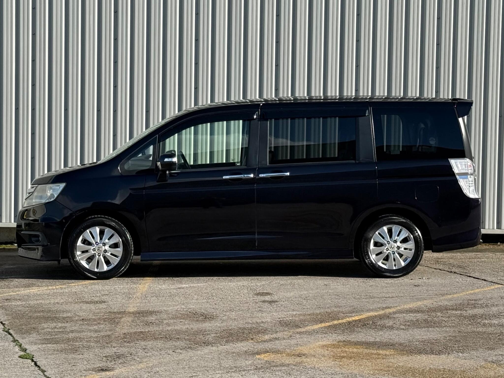 Honda Stepwagon - Image 15