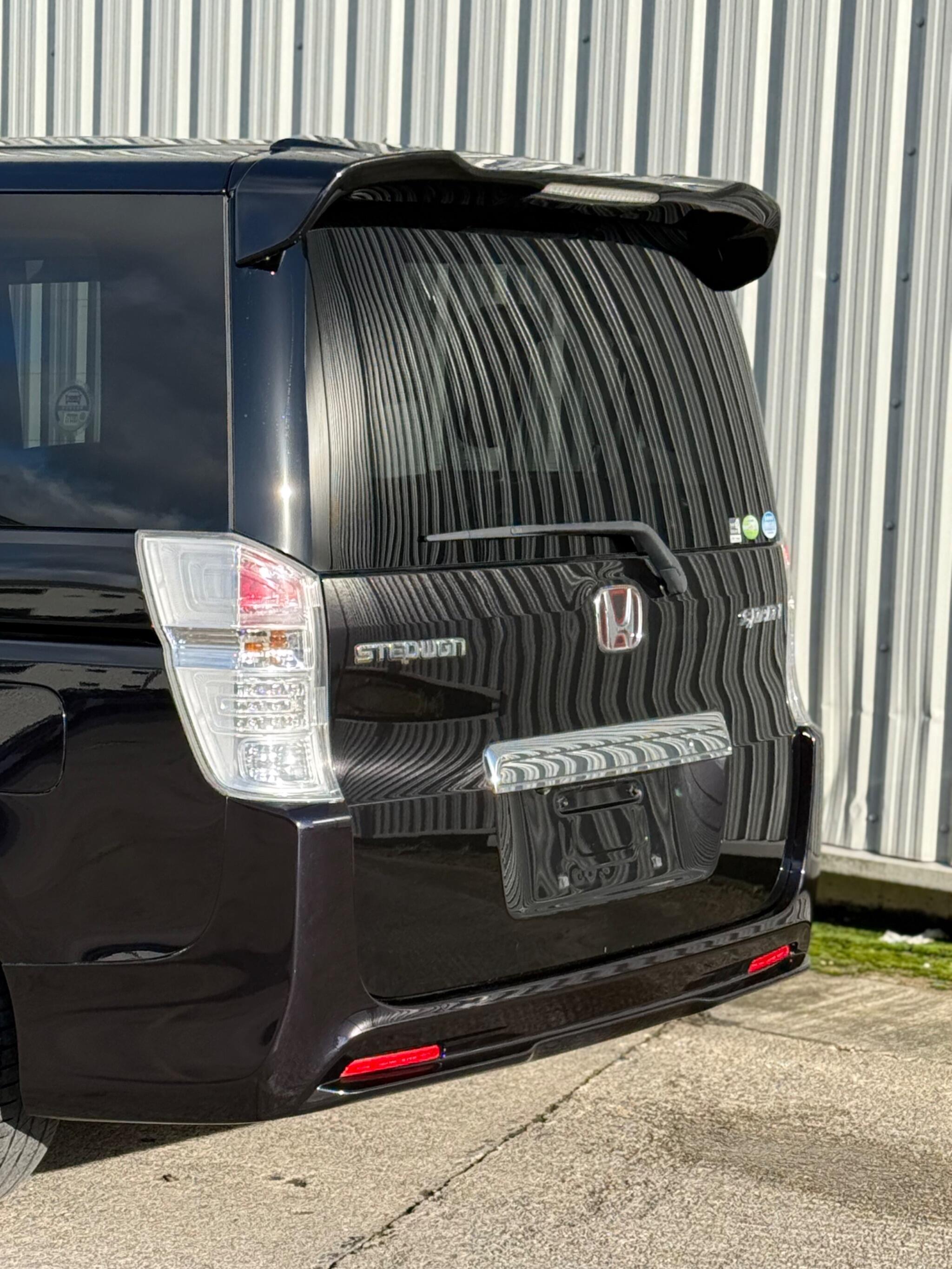 Honda Stepwagon - Image 17