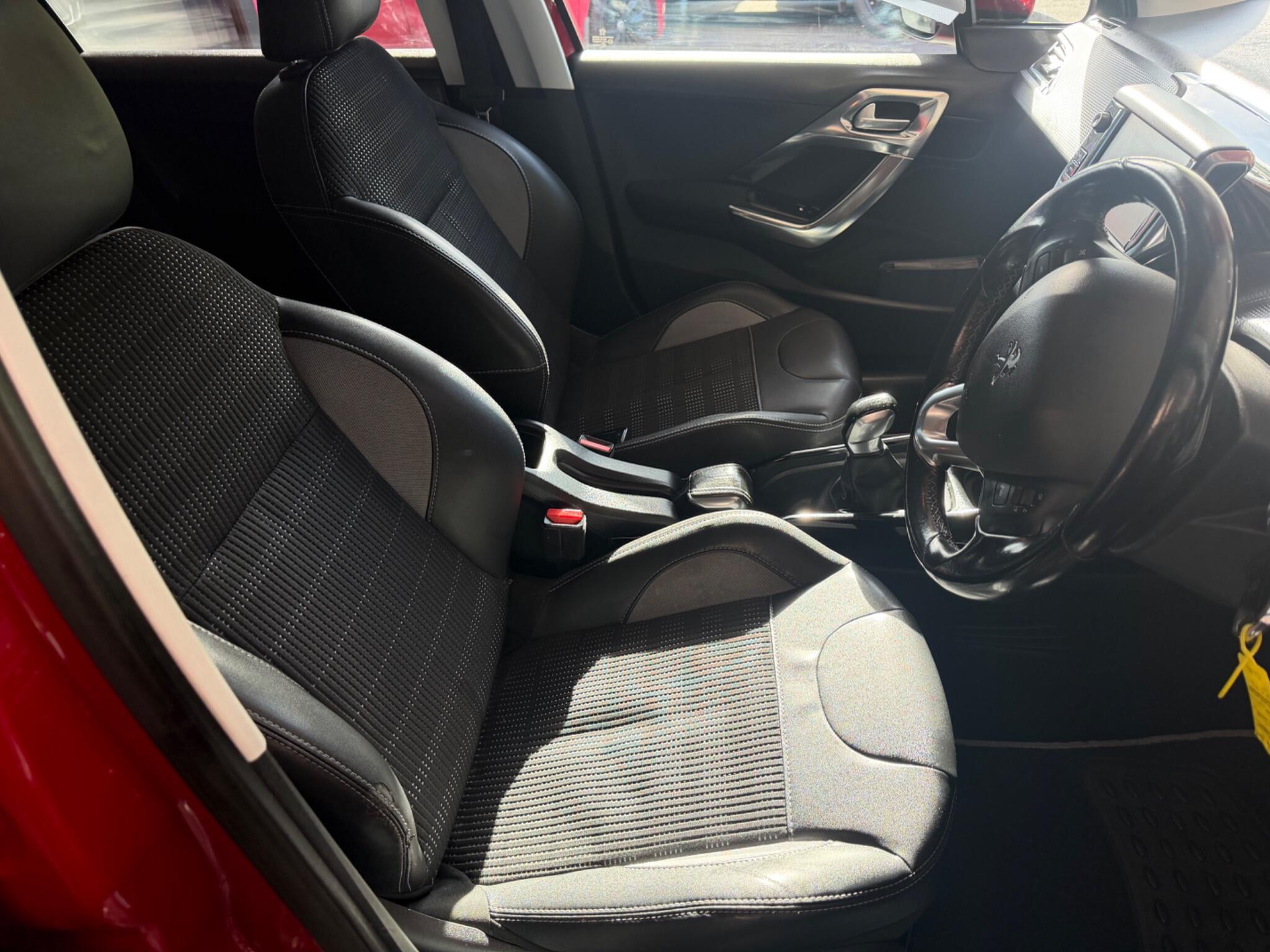 Peugeot 2008 - Image 6