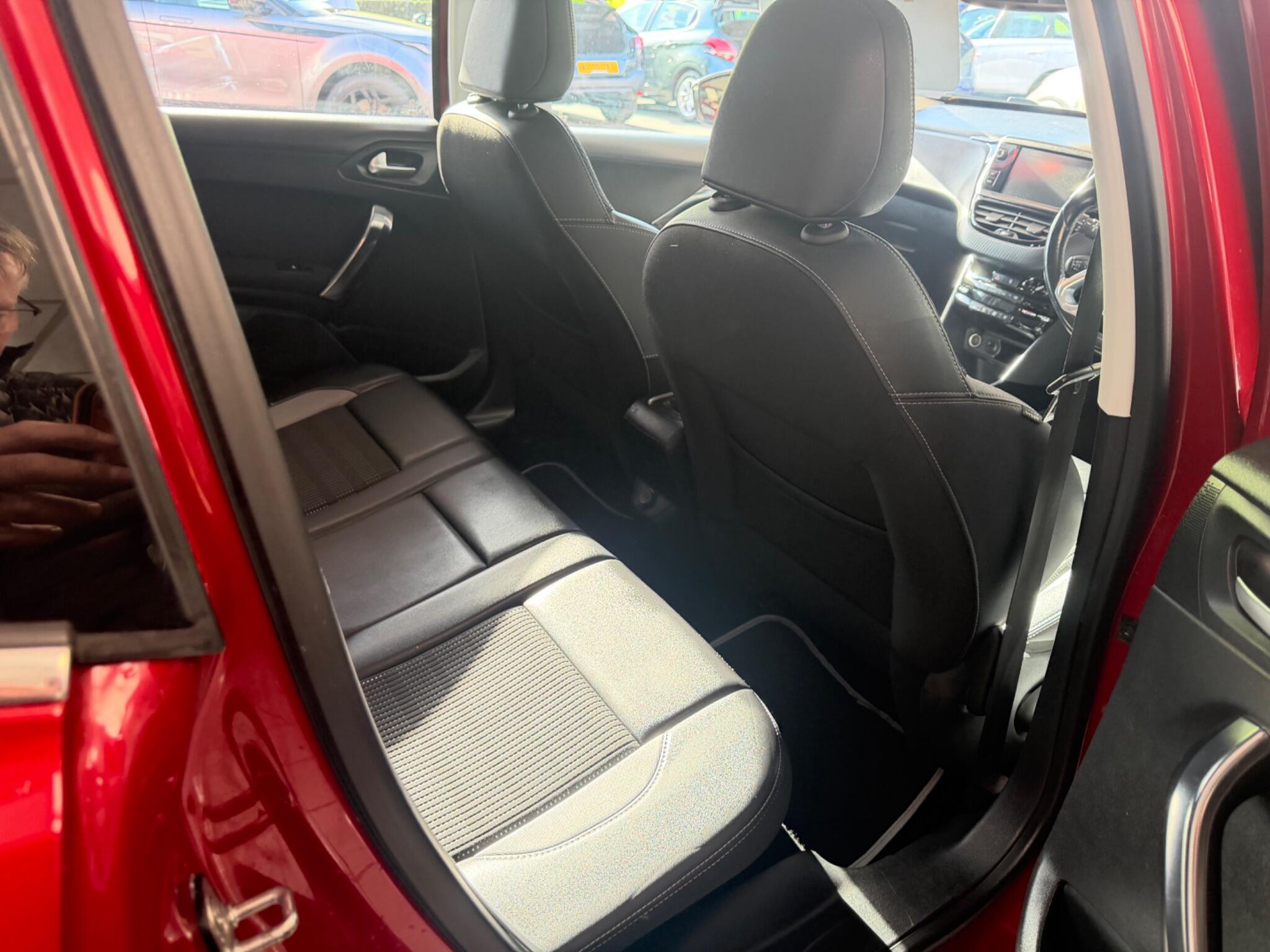 Peugeot 2008 - Image 7