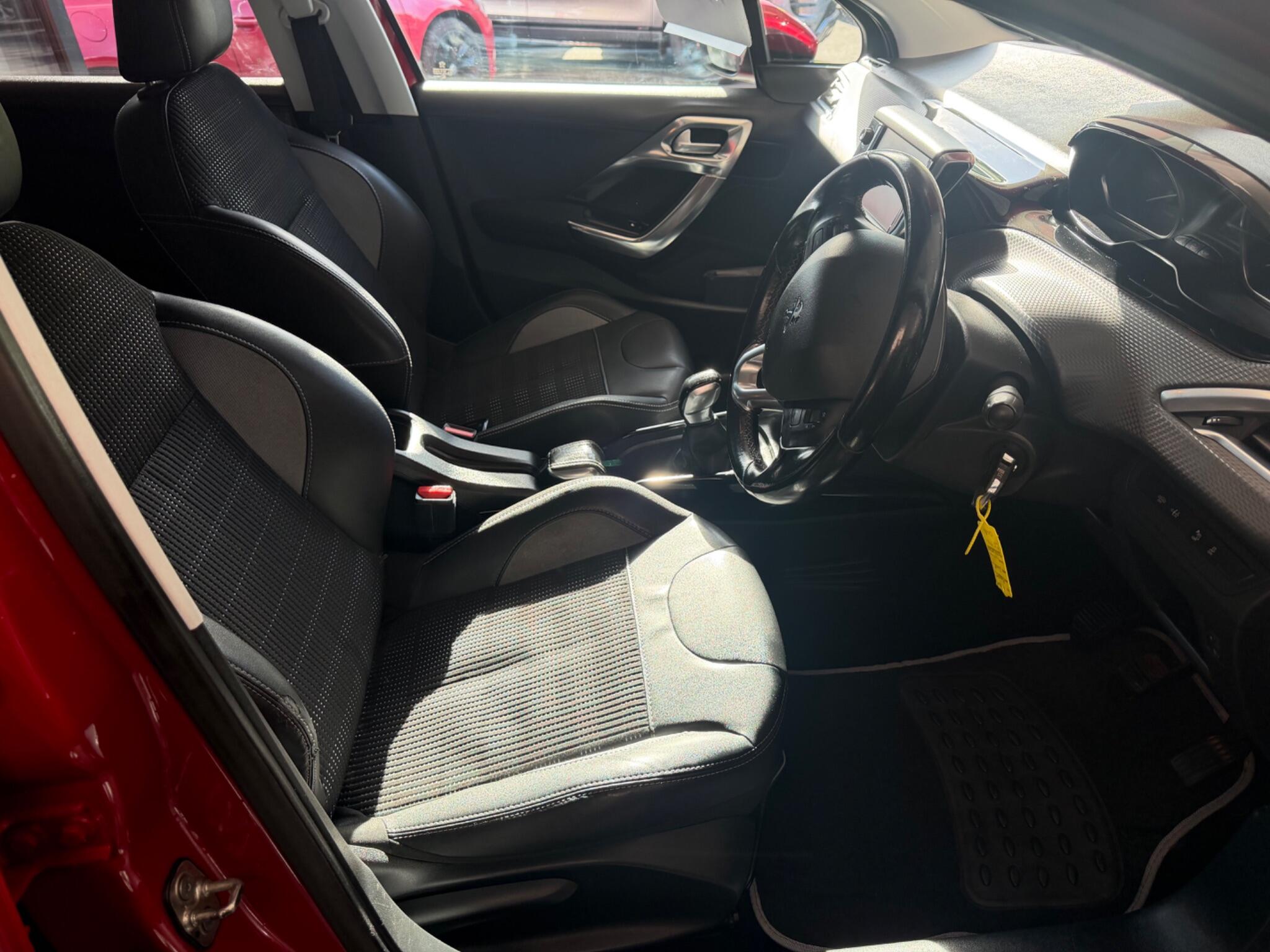 Peugeot 2008 - Image 10